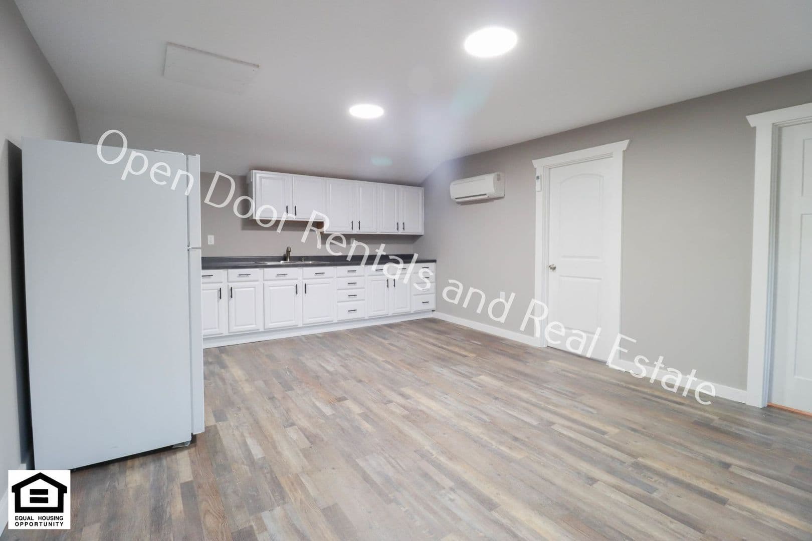 Waterloo Apartment: 315 S Washington st