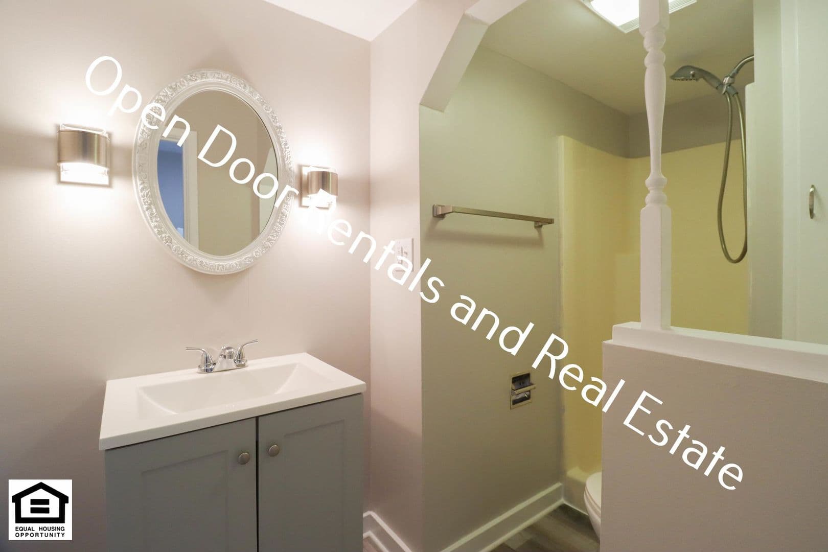 Fort Wayne Apartment: 1918 Riedmiller Ave