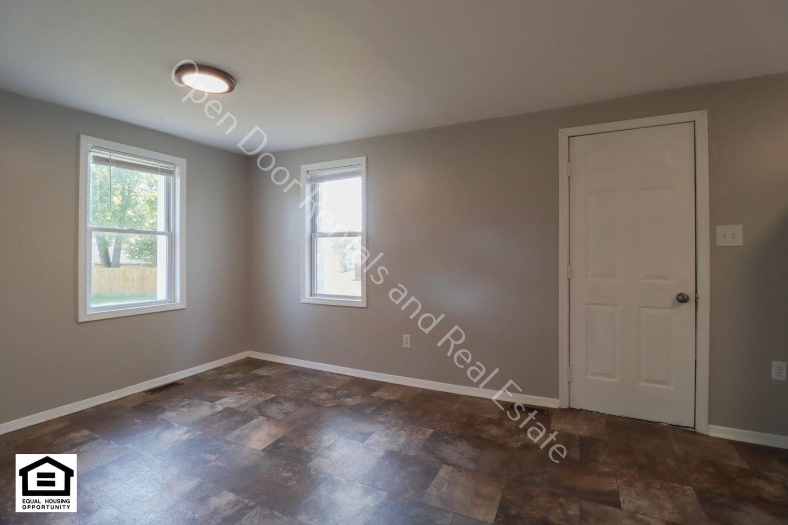 Auburn House: 1801 Dallas st