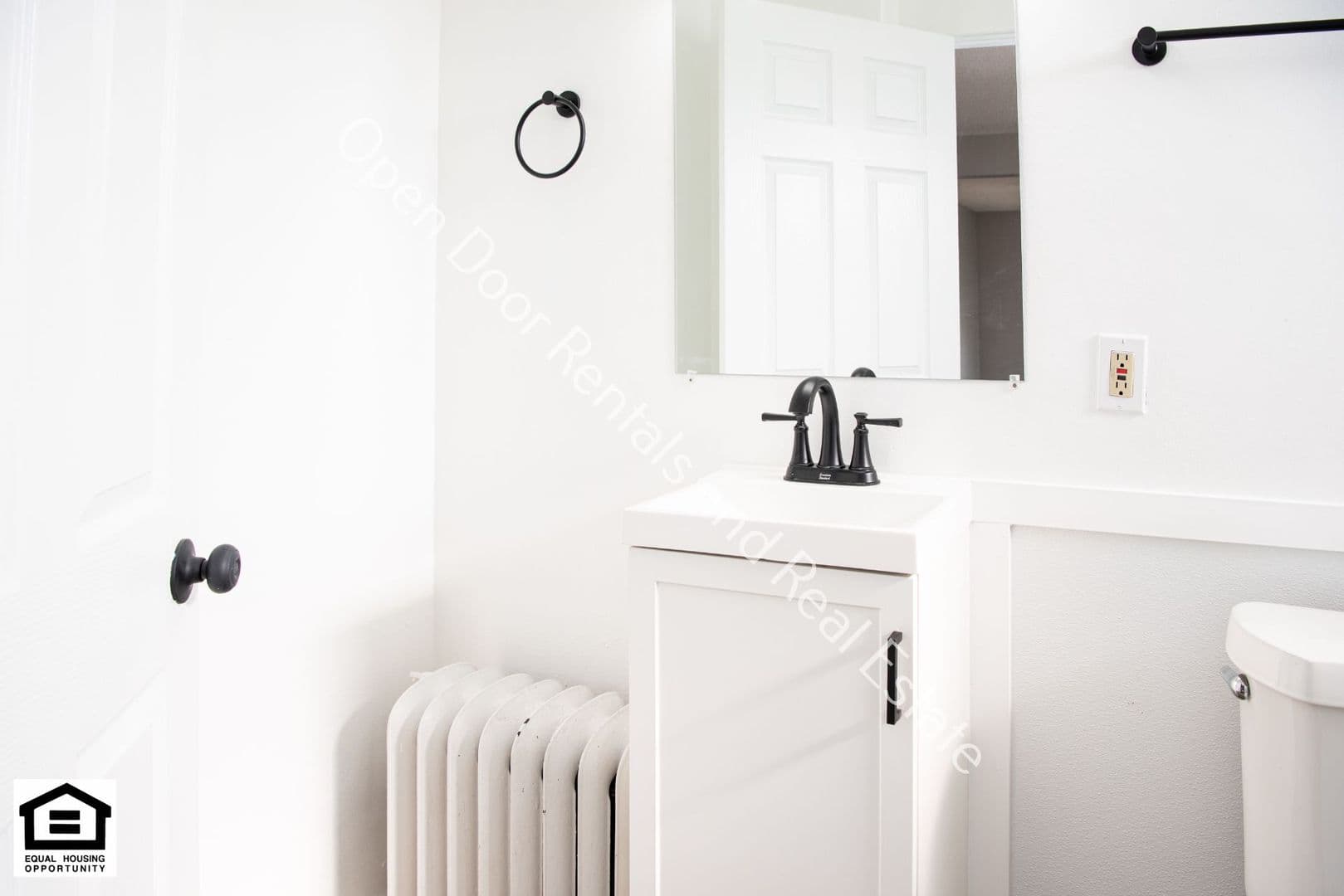 Auburn Apartment: 202 N Jackson St