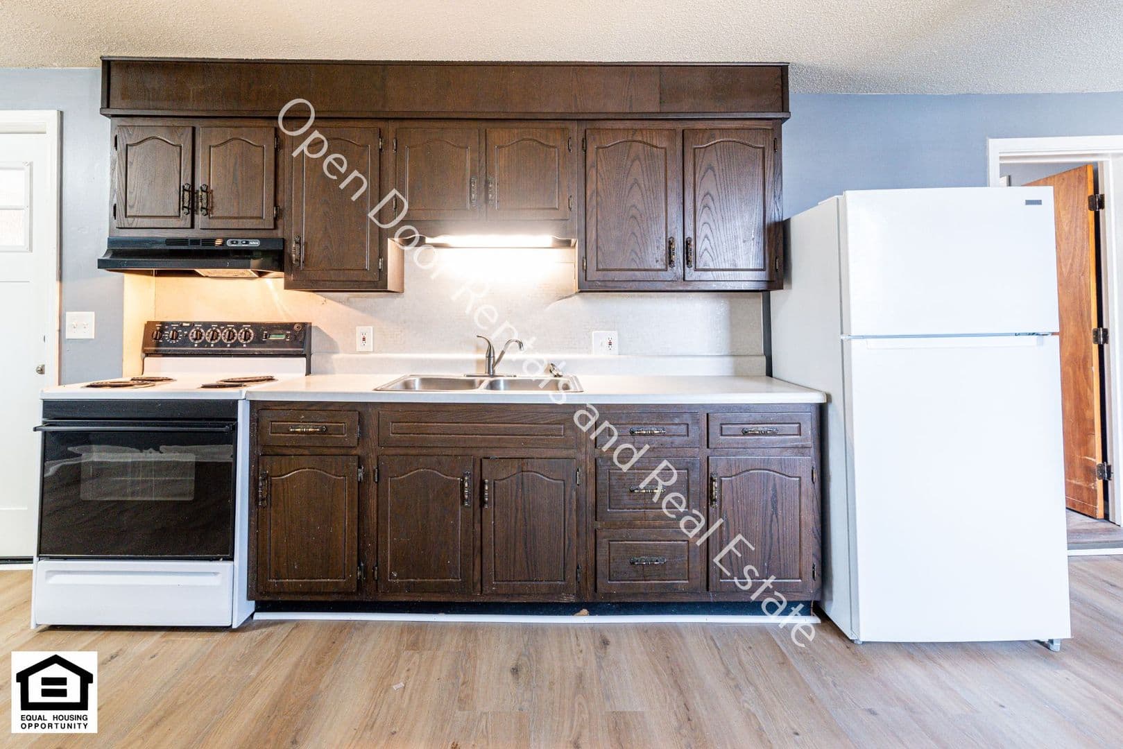 Waterloo Apartment: 340 N Wayne st
