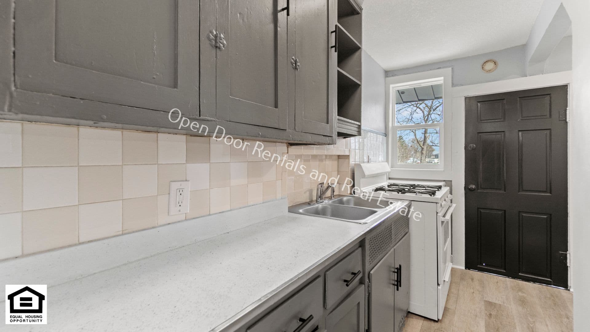 Fort Wayne Apartment: 2144 Edgehill Ave