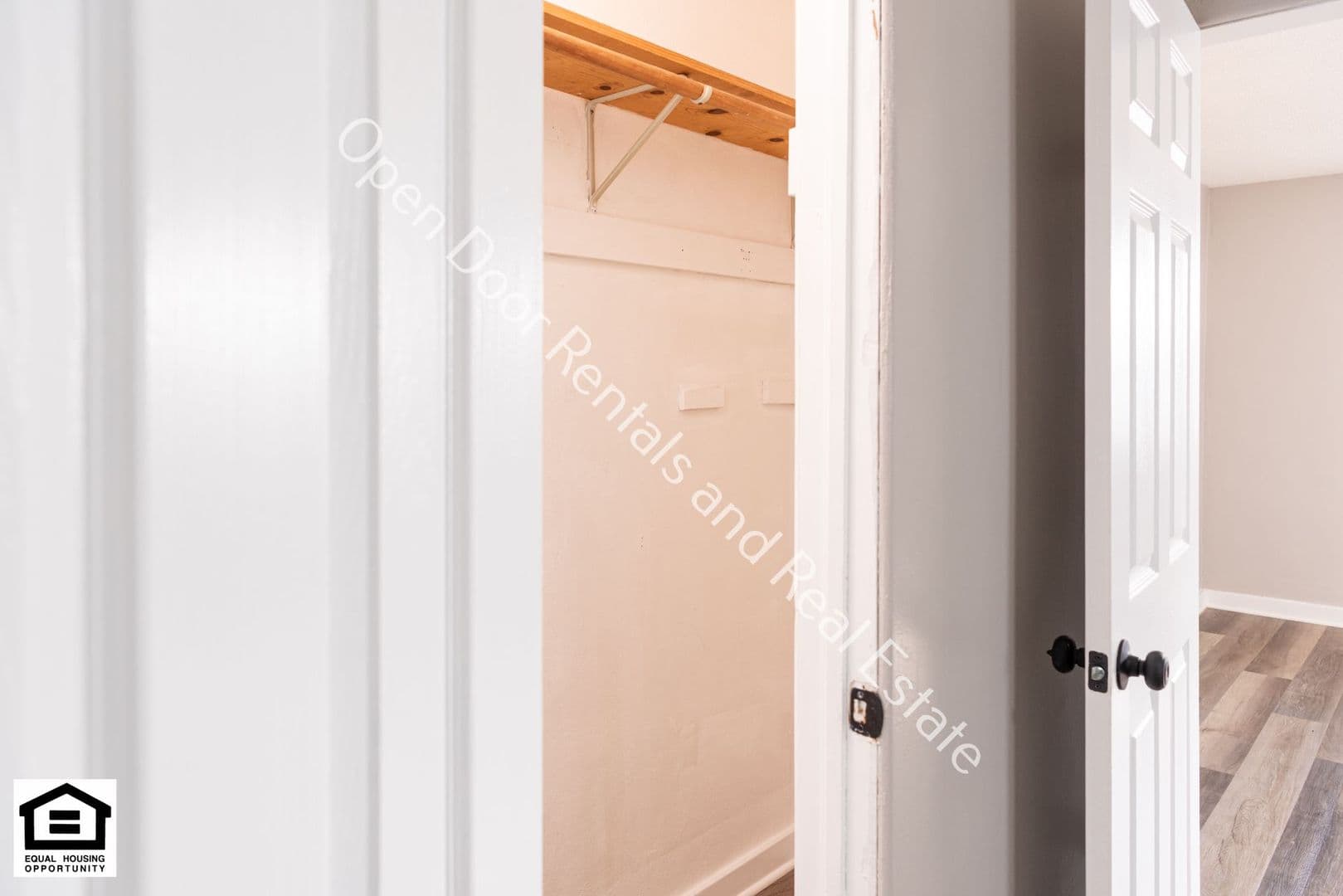 Auburn Apartment: 202 N Jackson St