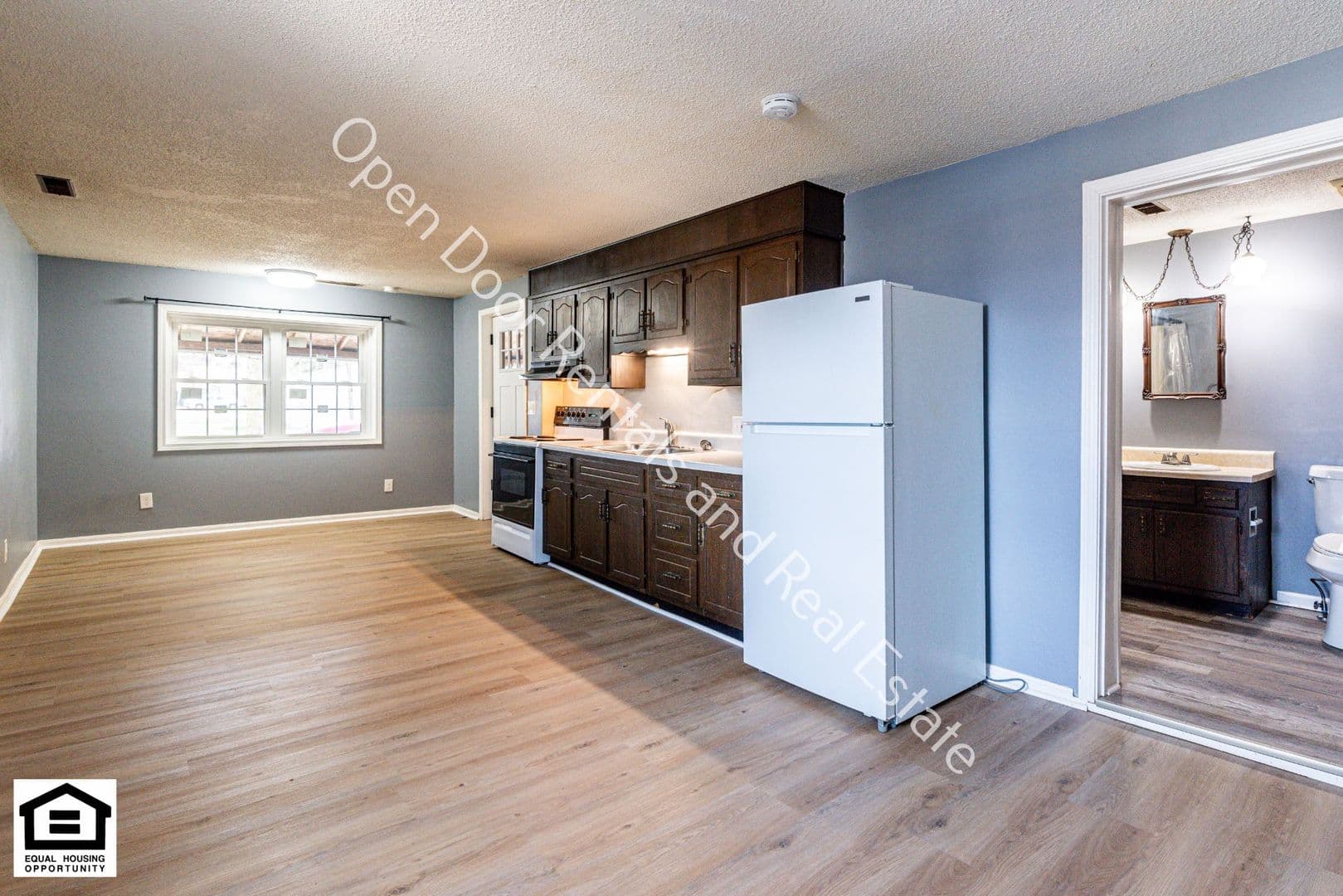 Waterloo Apartment: 340 N Wayne st