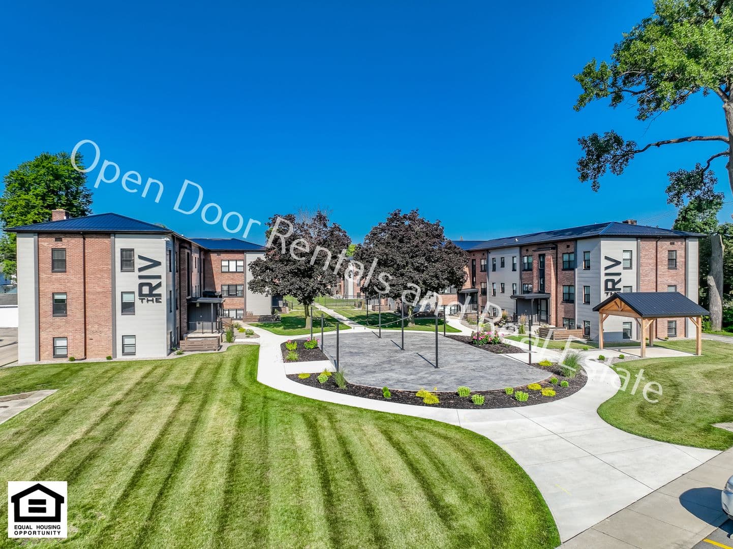 Fort Wayne Apartment: 1823 Griswold Drive