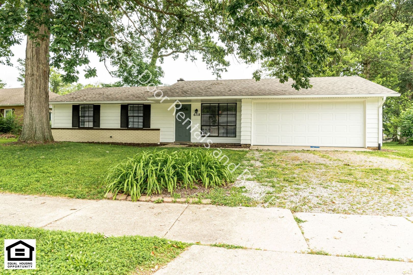 Fort Wayne House: 6718 Raintree Road