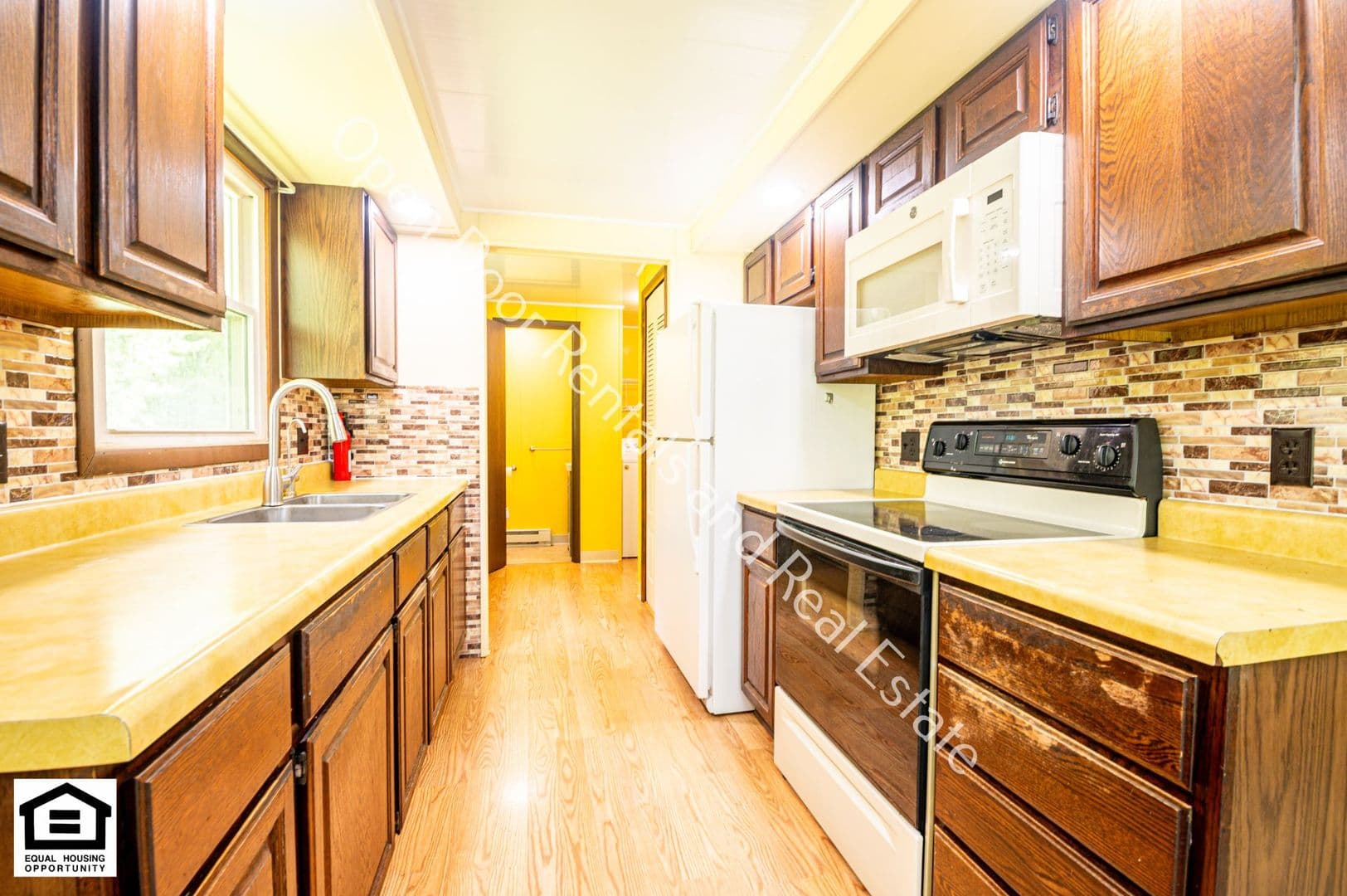Corunna House: 1561  County Road 00 W