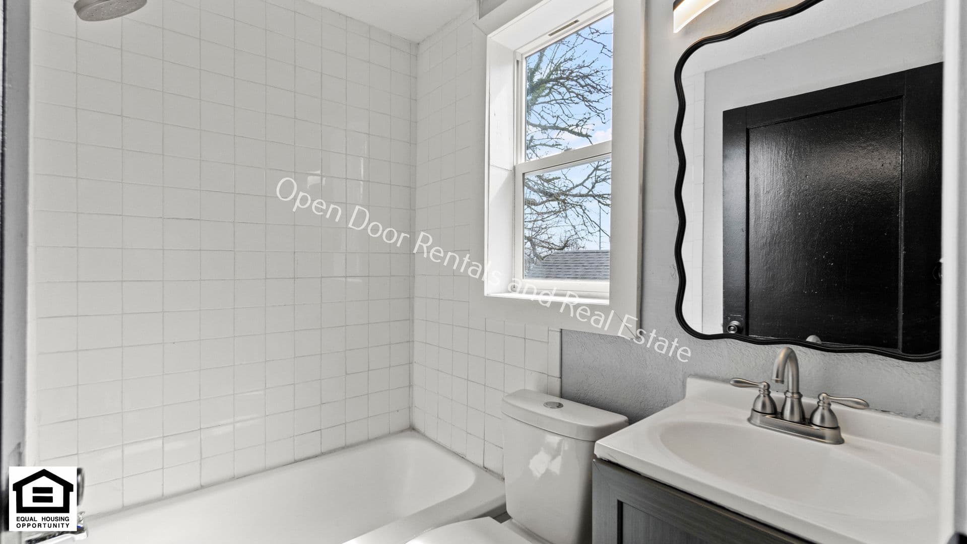 Fort Wayne Apartment: 2144 Edgehill Ave