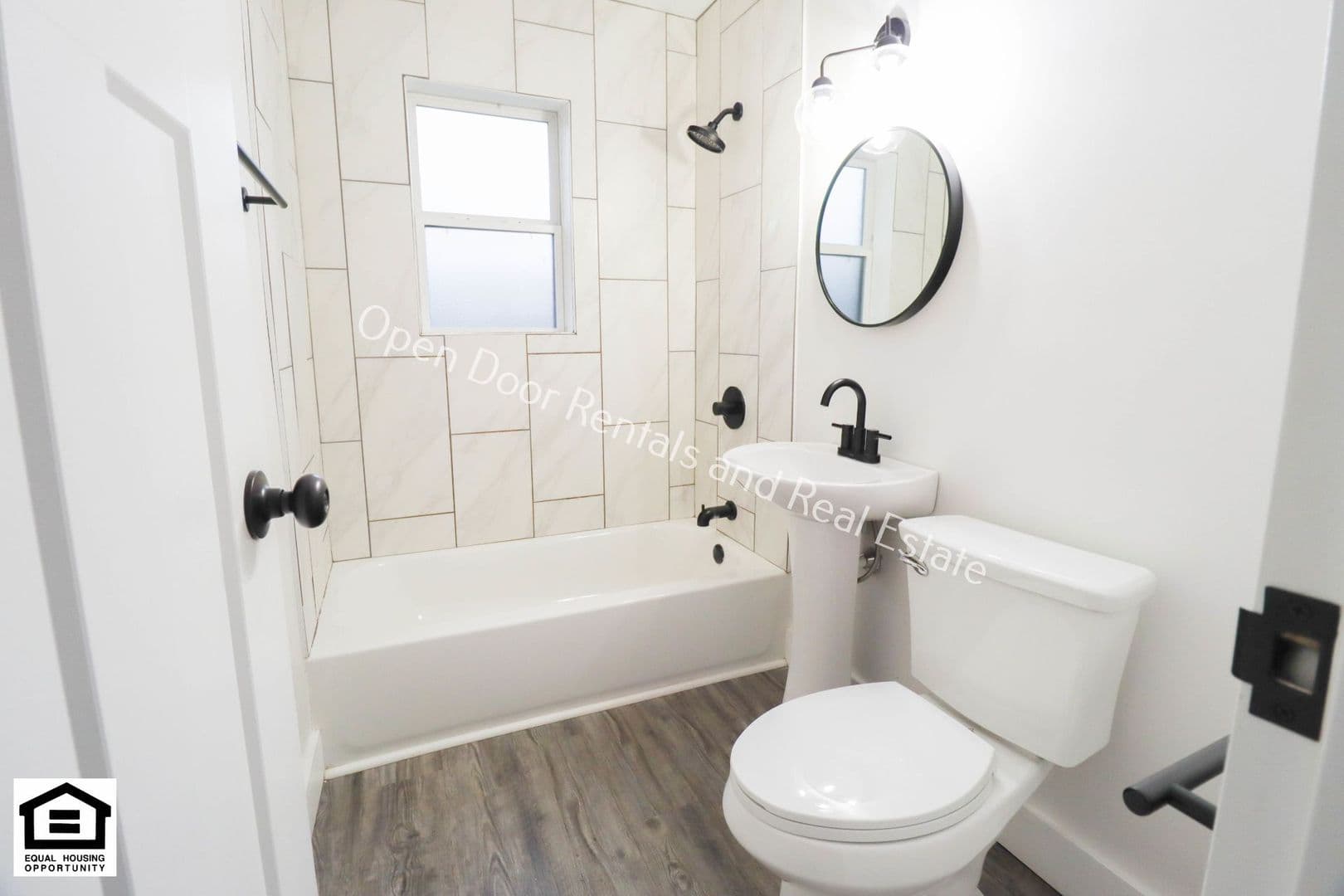 Fort Wayne Apartment: 1823 Griswold Drive