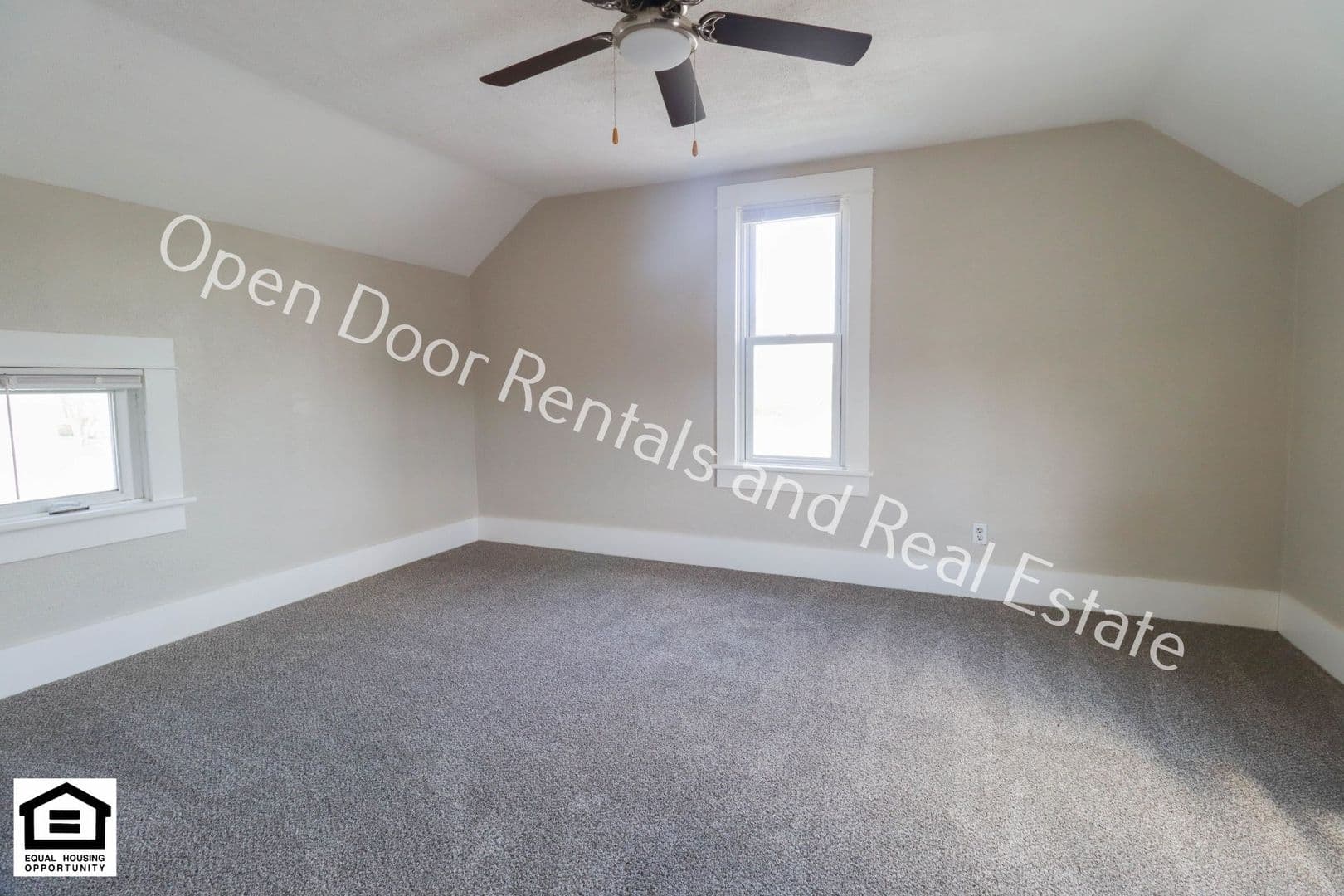 Auburn House: 1327 S Cedar St