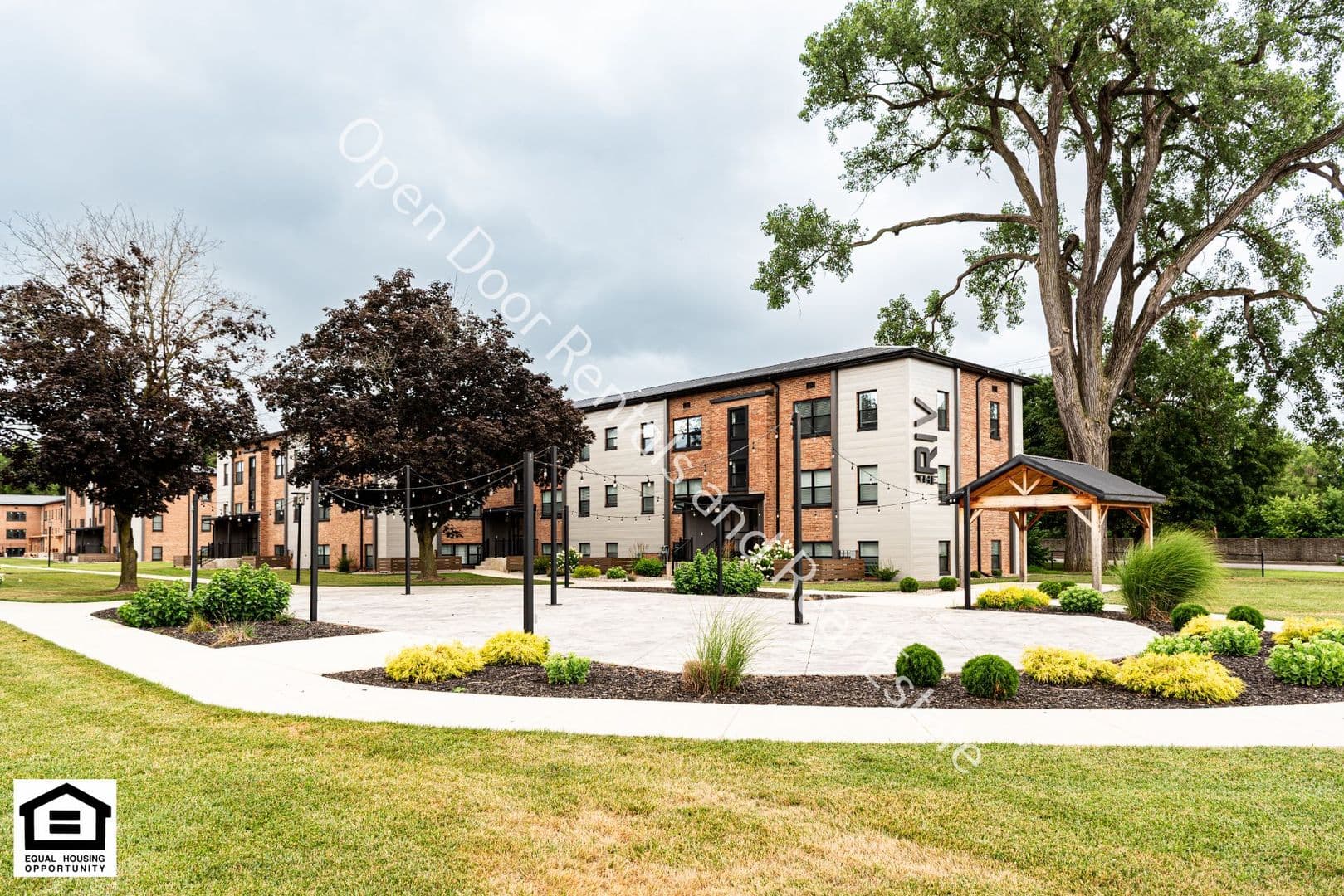 Fort Wayne Apartment: 1823 Griswold Drive