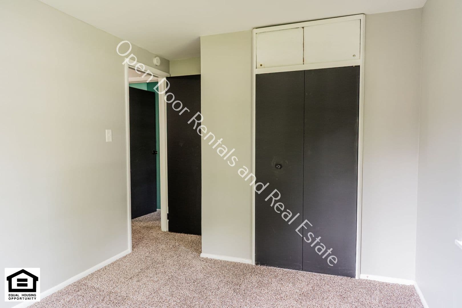 Fort Wayne House: 6718 Raintree Road