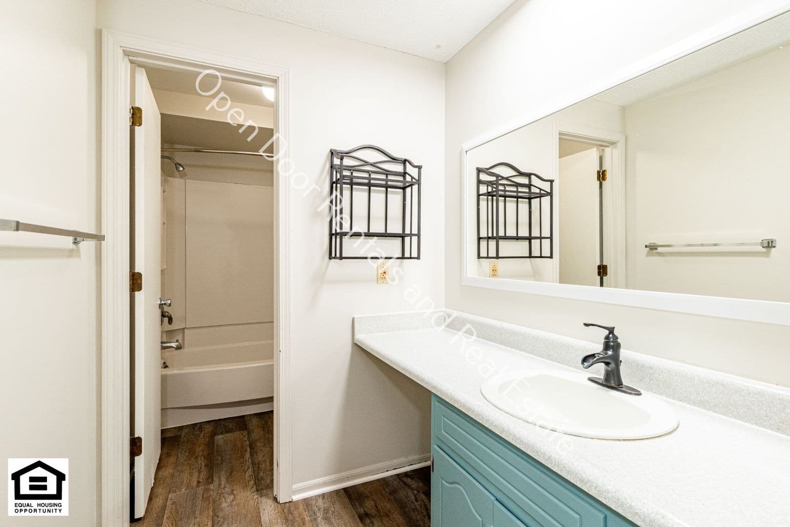 Fort Wayne Apartment: 4111 Harris Road