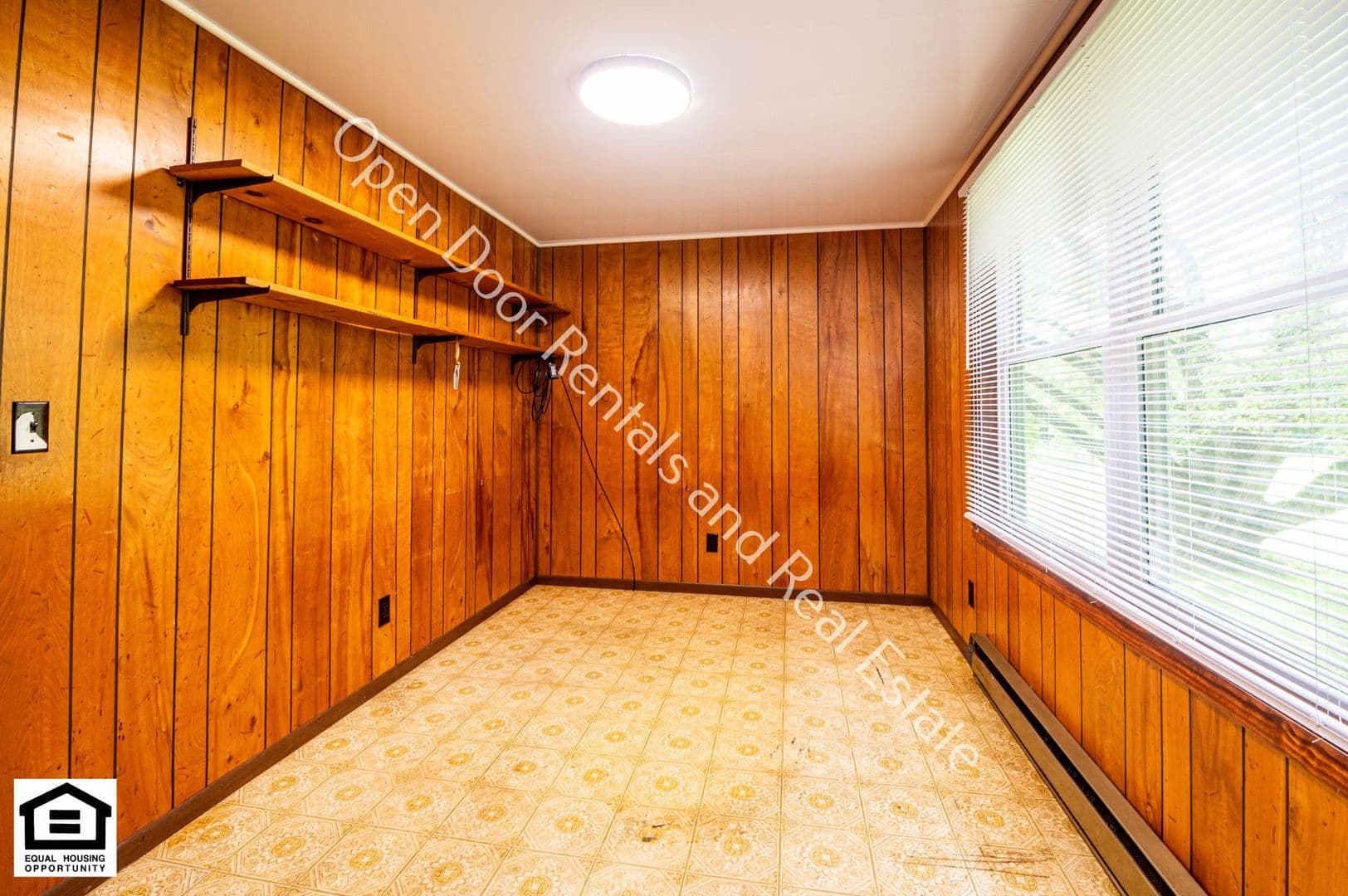 Corunna House: 1561  County Road 00 W