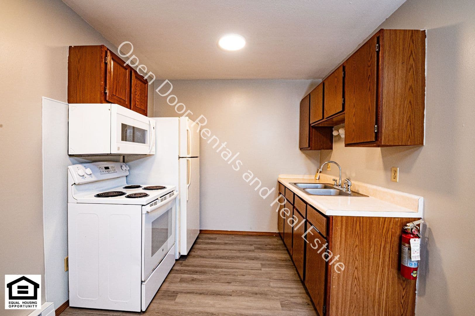 Garrett Apartment: 608 Dennis St
