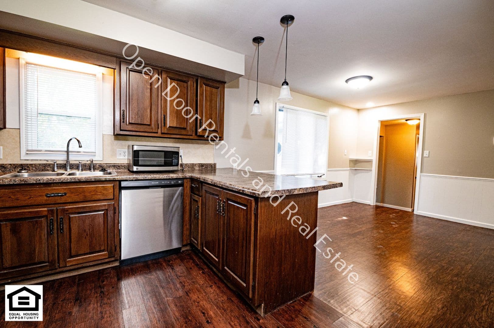Fort Wayne House: 6317 E Hills Road