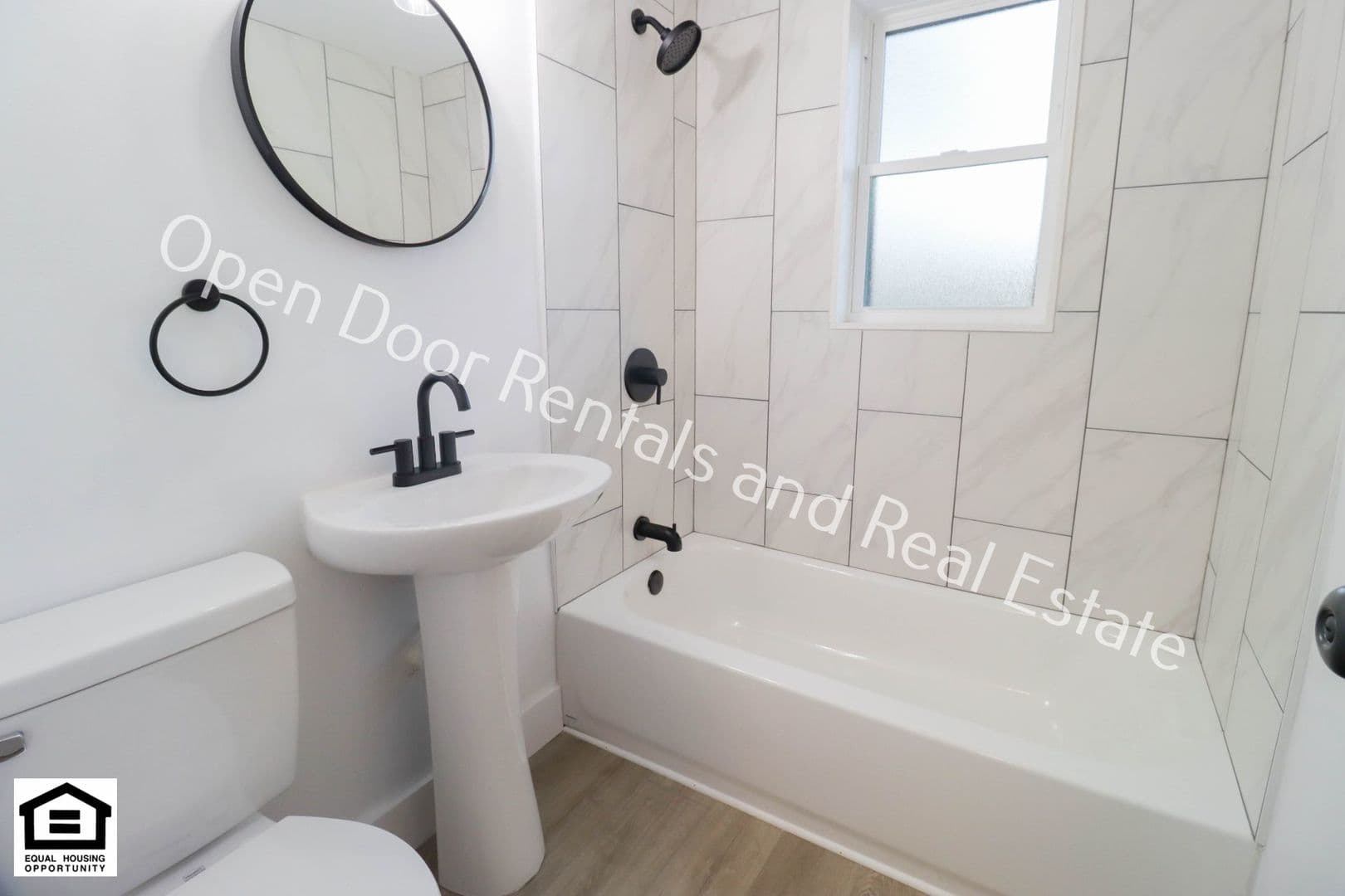 Fort Wayne Apartment: 1823 Griswold Drive