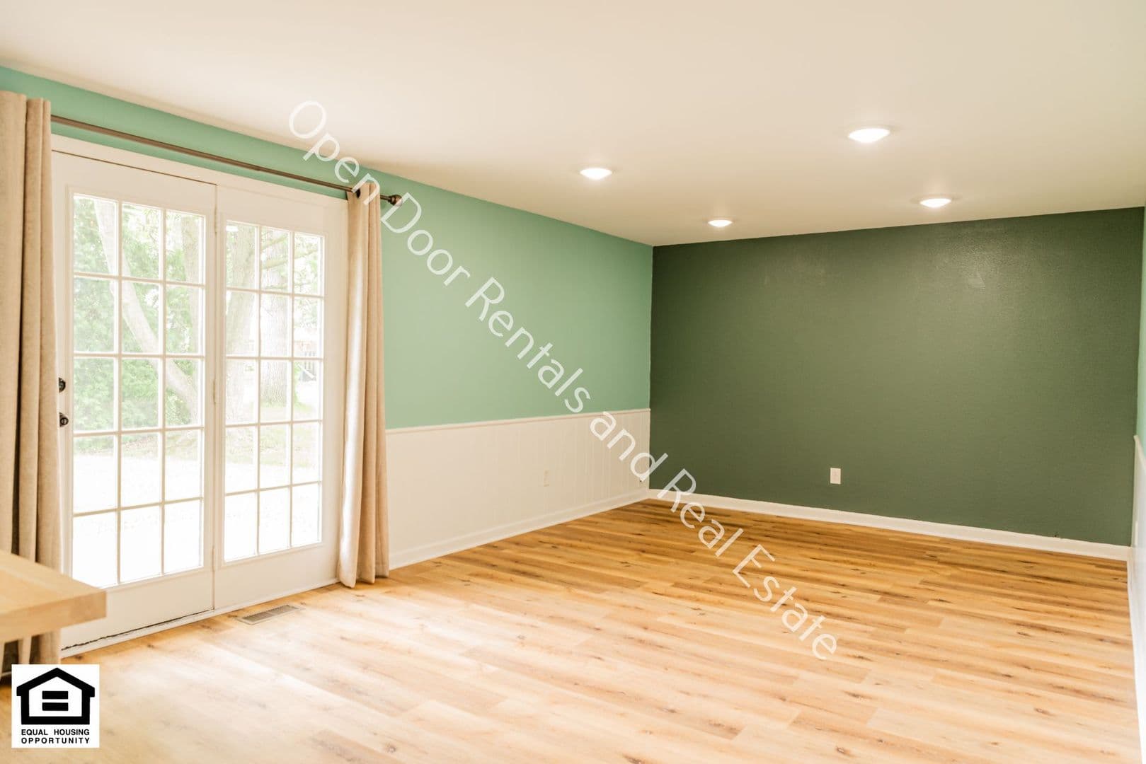 Fort Wayne House: 6718 Raintree Road