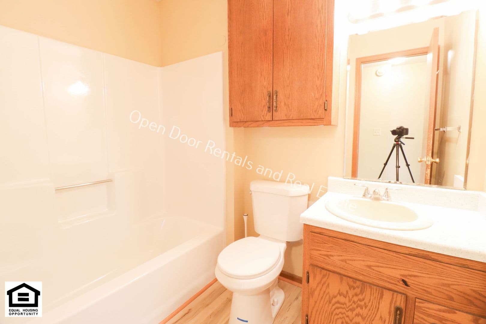 Auburn Apartment: 1000 Old Brick Rd