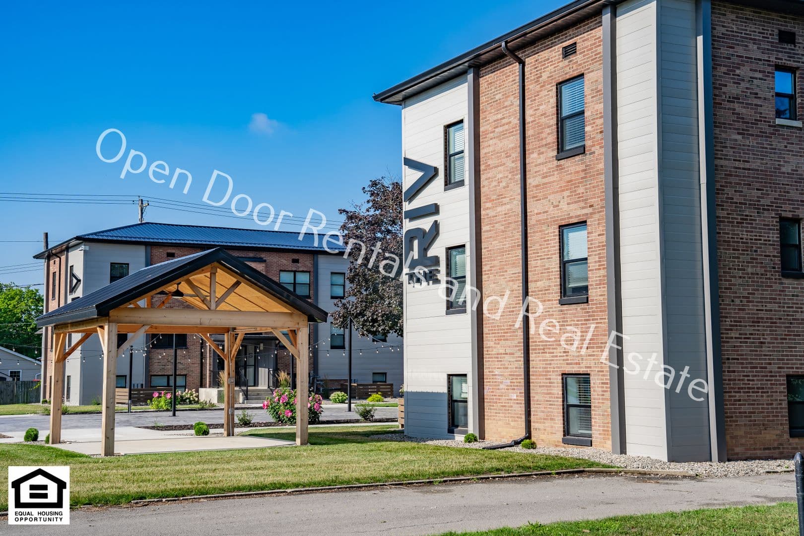 Fort Wayne Apartment: 1823 Griswold Drive