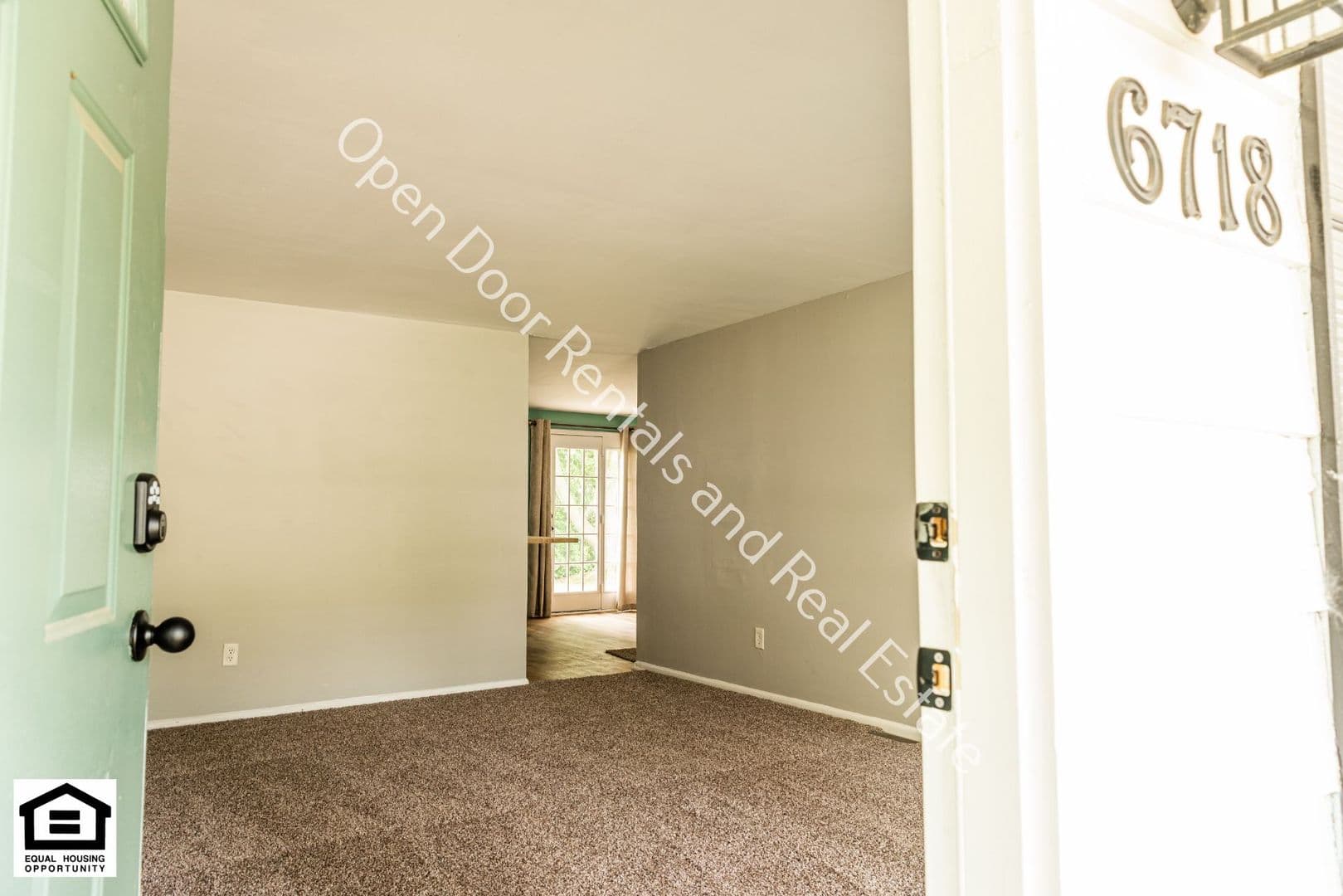 Fort Wayne House: 6718 Raintree Road