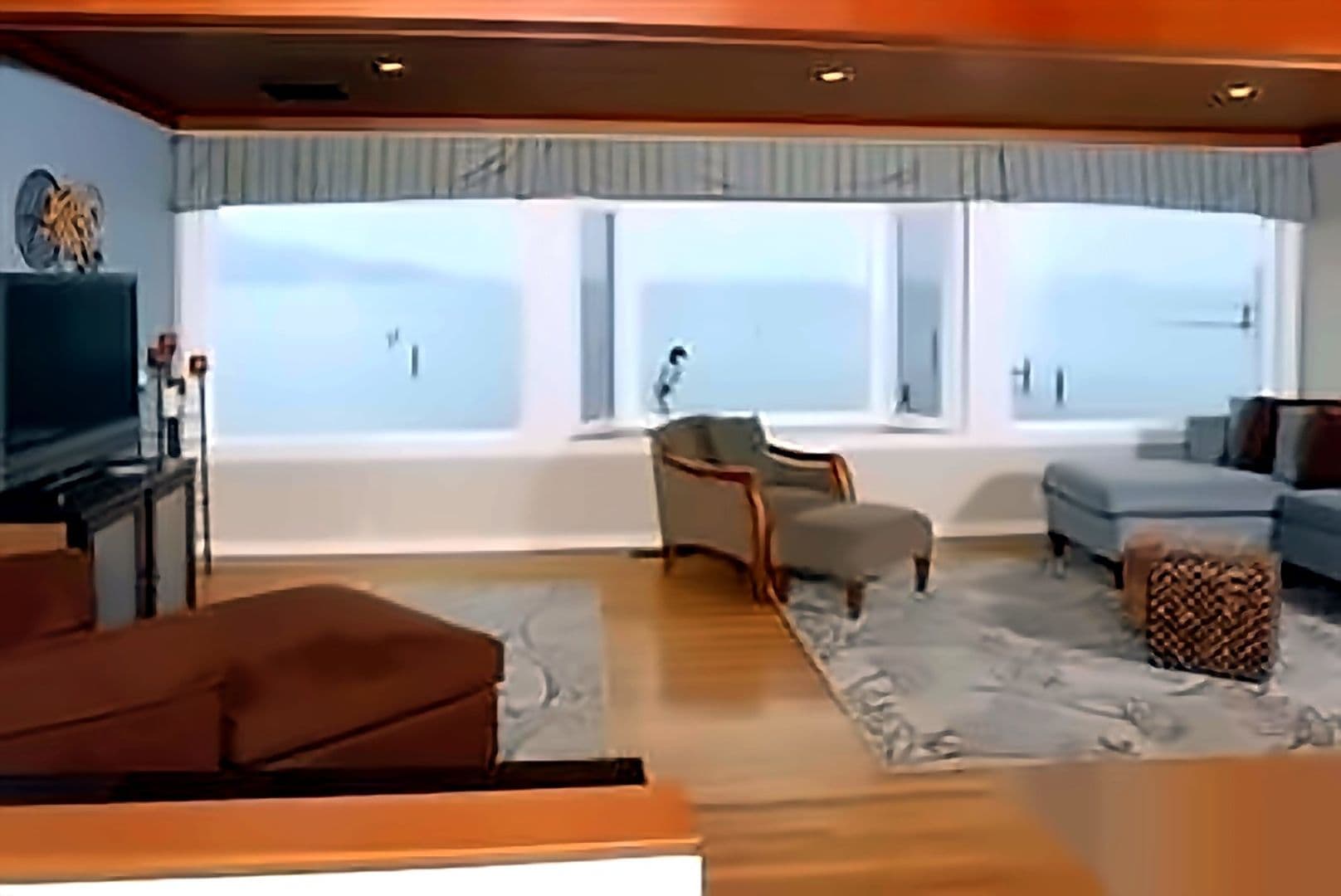 Sausalito House: 105 Bridgeway Blvd