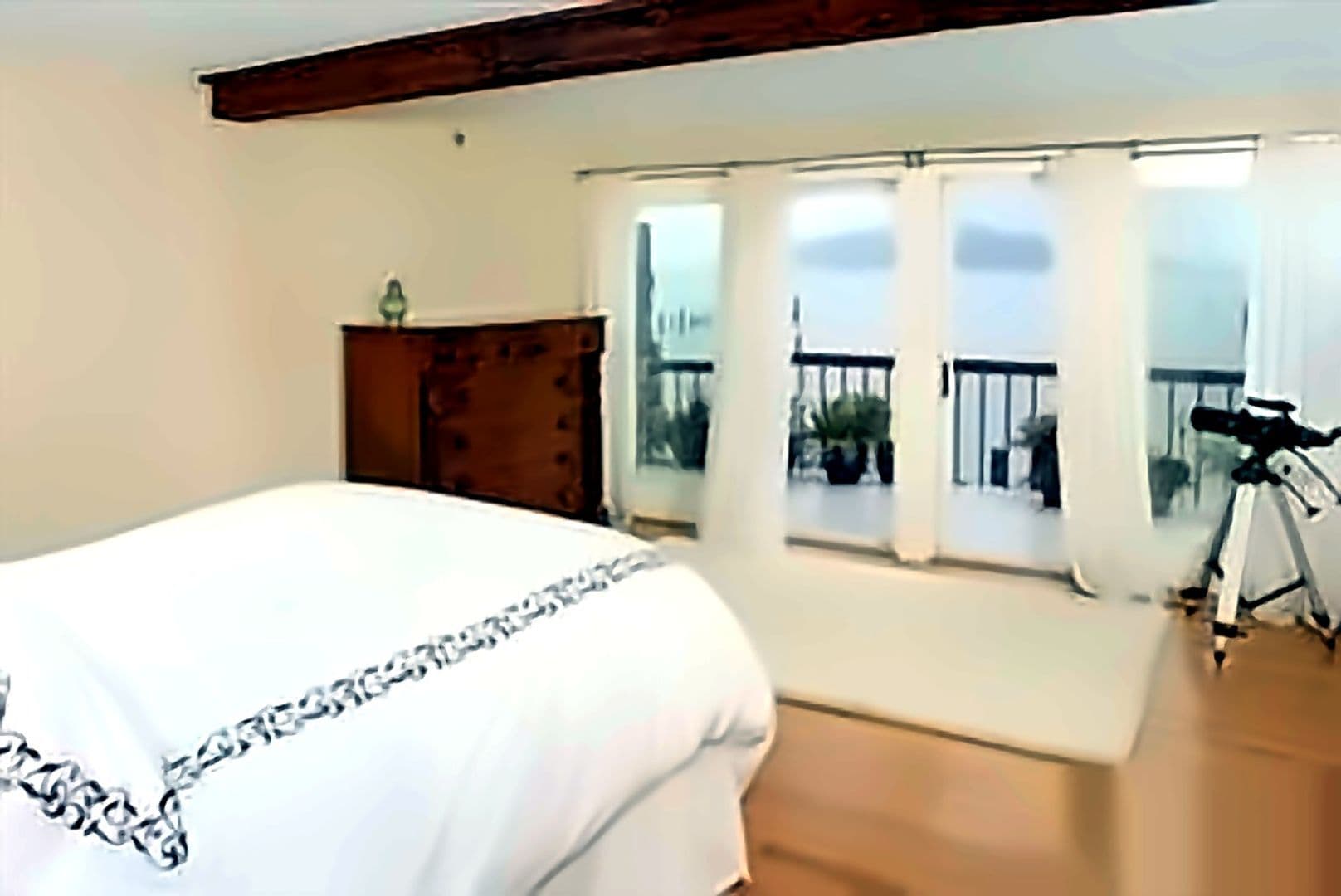 Sausalito House: 105 Bridgeway Blvd