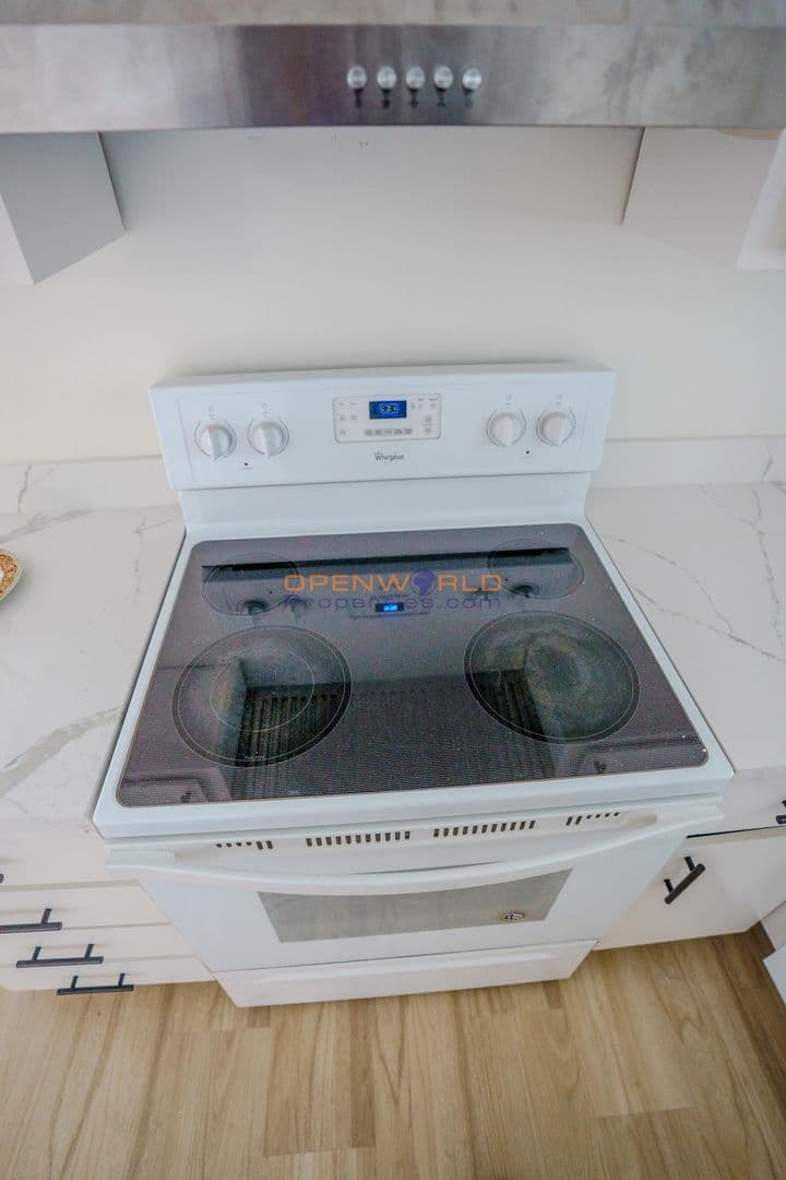 San Leandro Apartment: 414 Bancroft Avenue