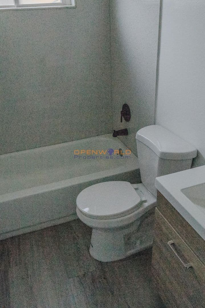Oakland Apartment: 2678 79th Avenue
