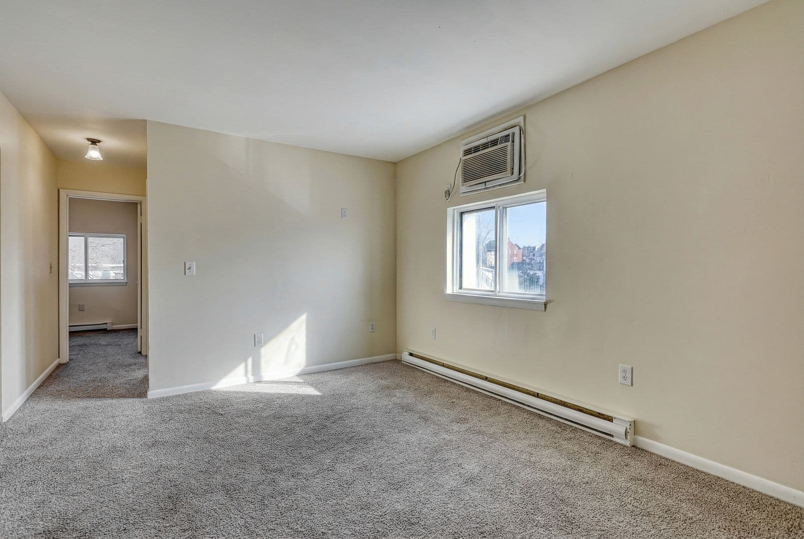 Enola Apartment: 7 Adams St