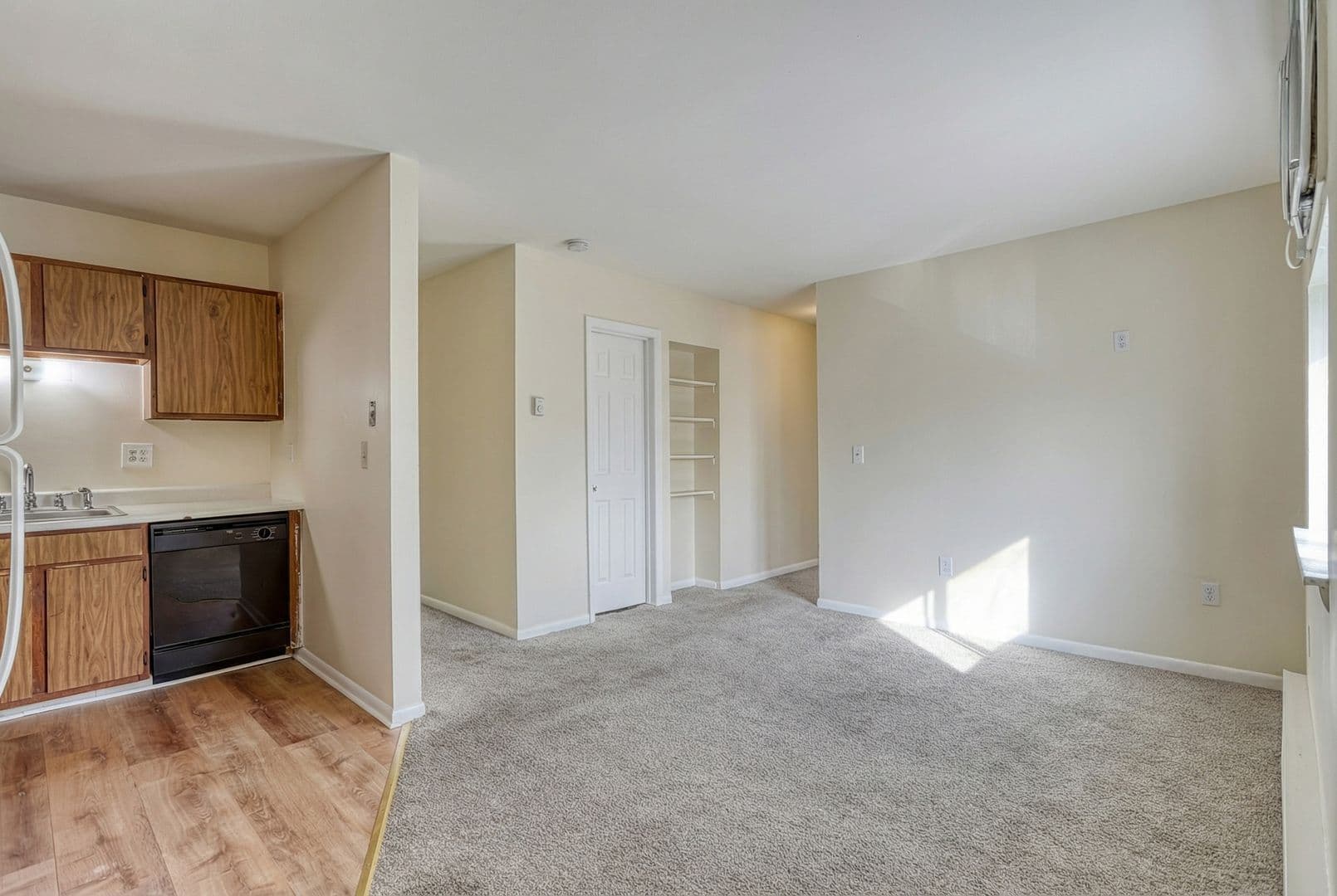 Enola Apartment: 7 Adams St