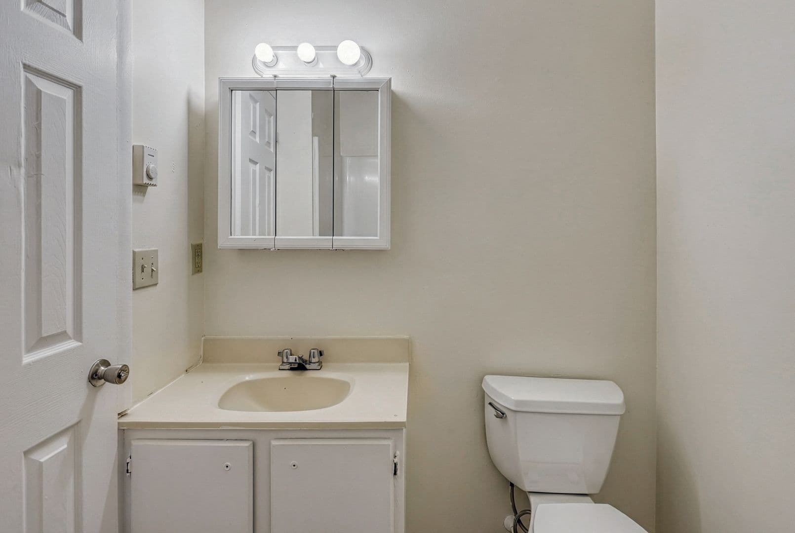 Enola Apartment: 7 Adams St