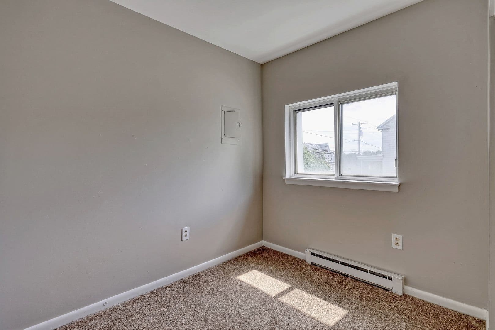 Enola Apartment: 7 Adams St