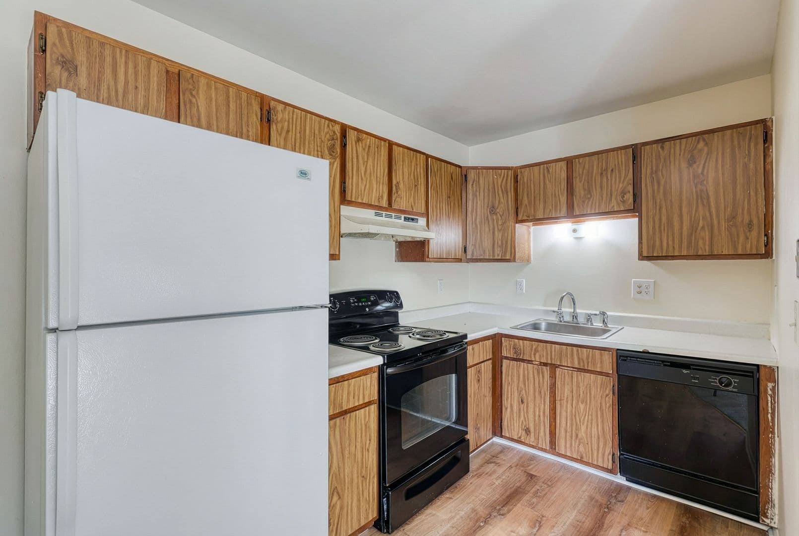Enola Apartment: 7 Adams St