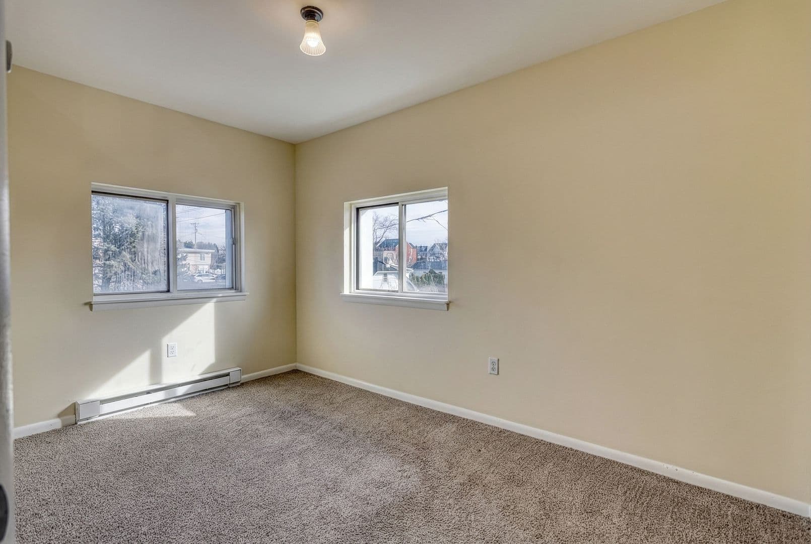 Enola Apartment: 7 Adams St