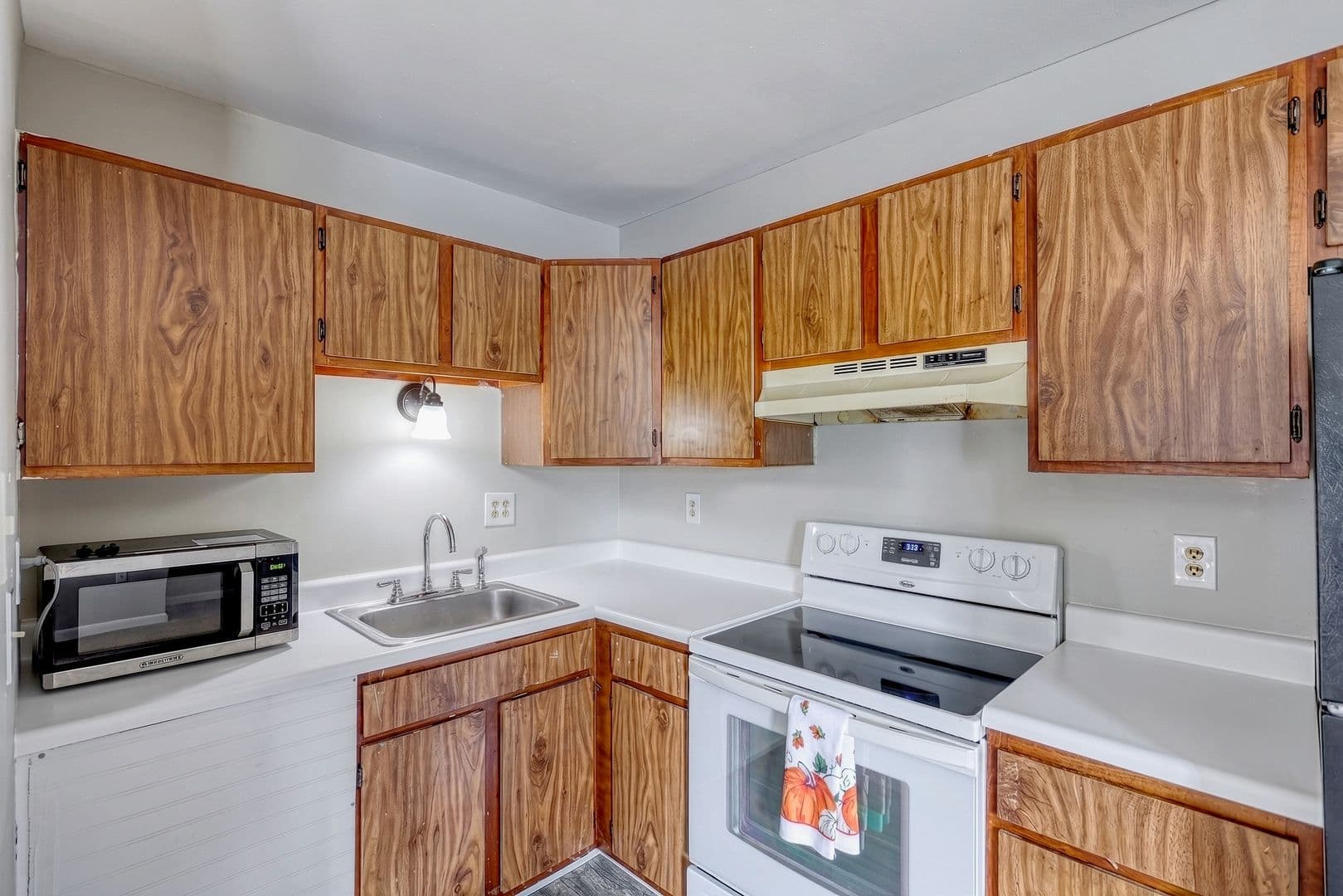 Enola Apartment: 7 Adams St