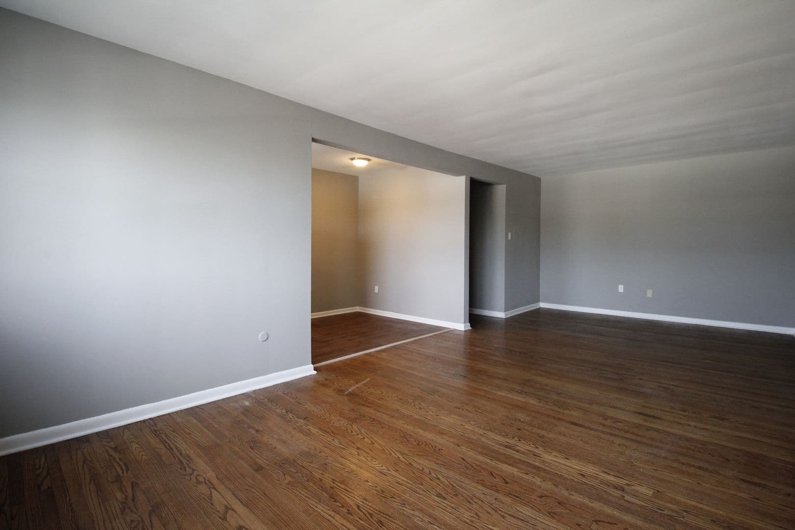 Oaklyn Apartment: 5 W Oakland Ave