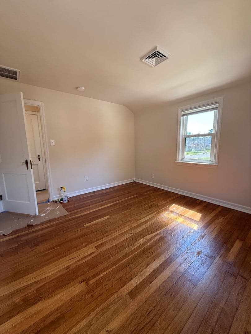 Oaklyn Apartment: 212 Manheim Ave