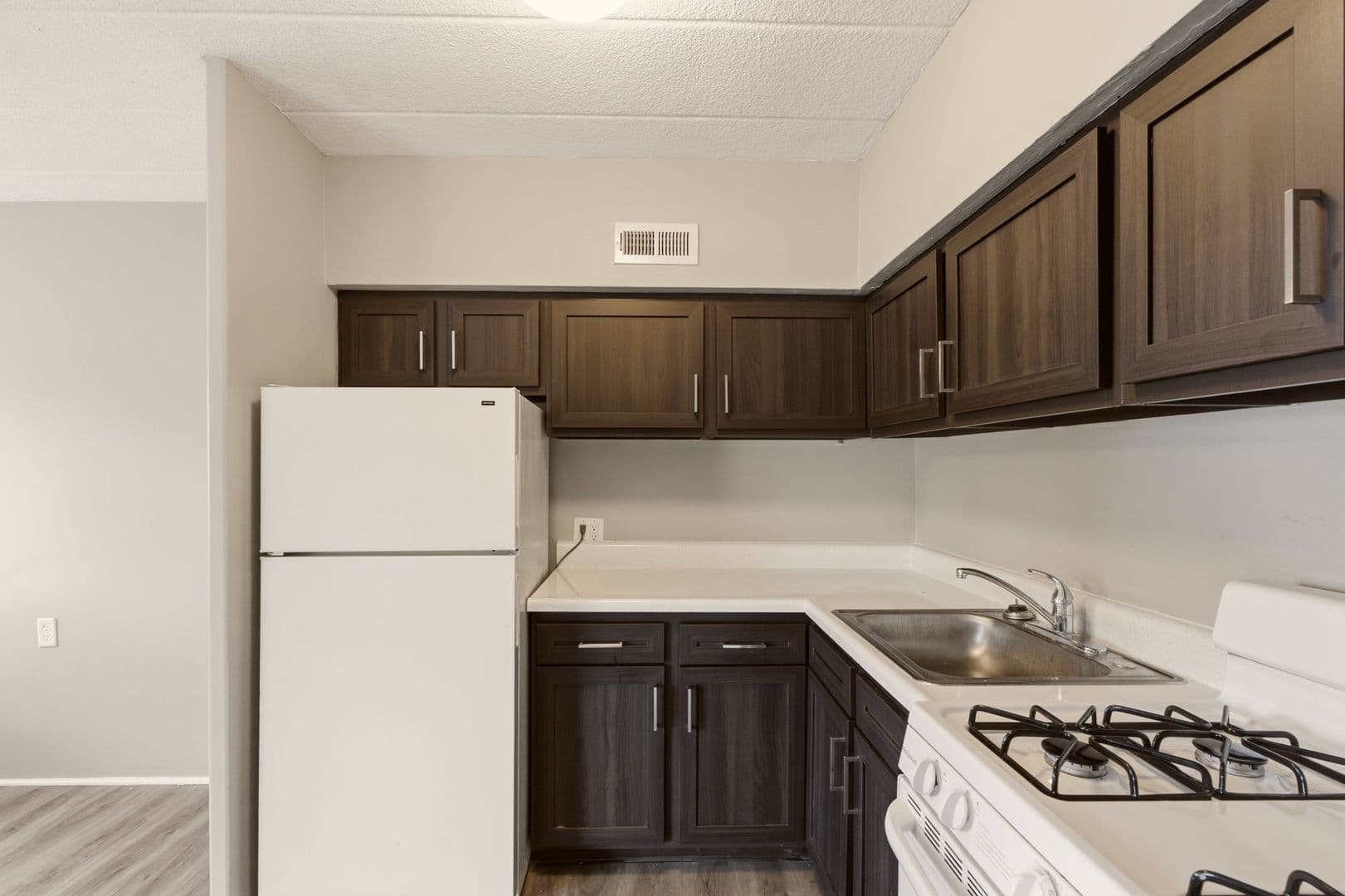 Somerdale Apartment: 309 N White Horse Pike