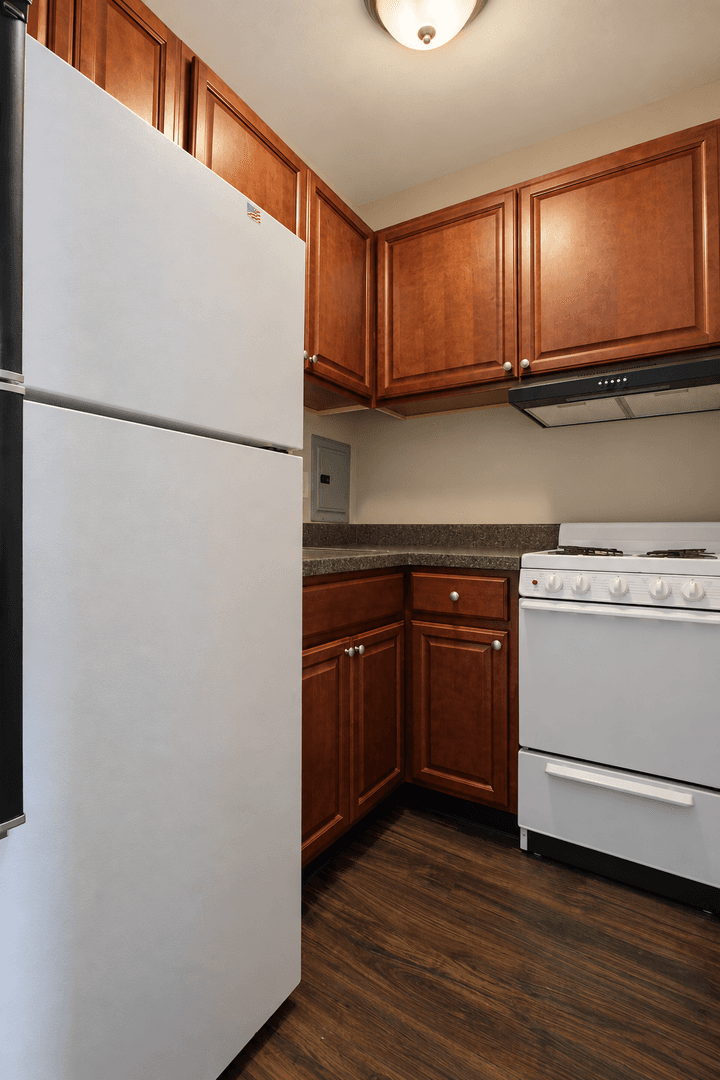 Oaklyn Apartment: 714 White Horse Pike