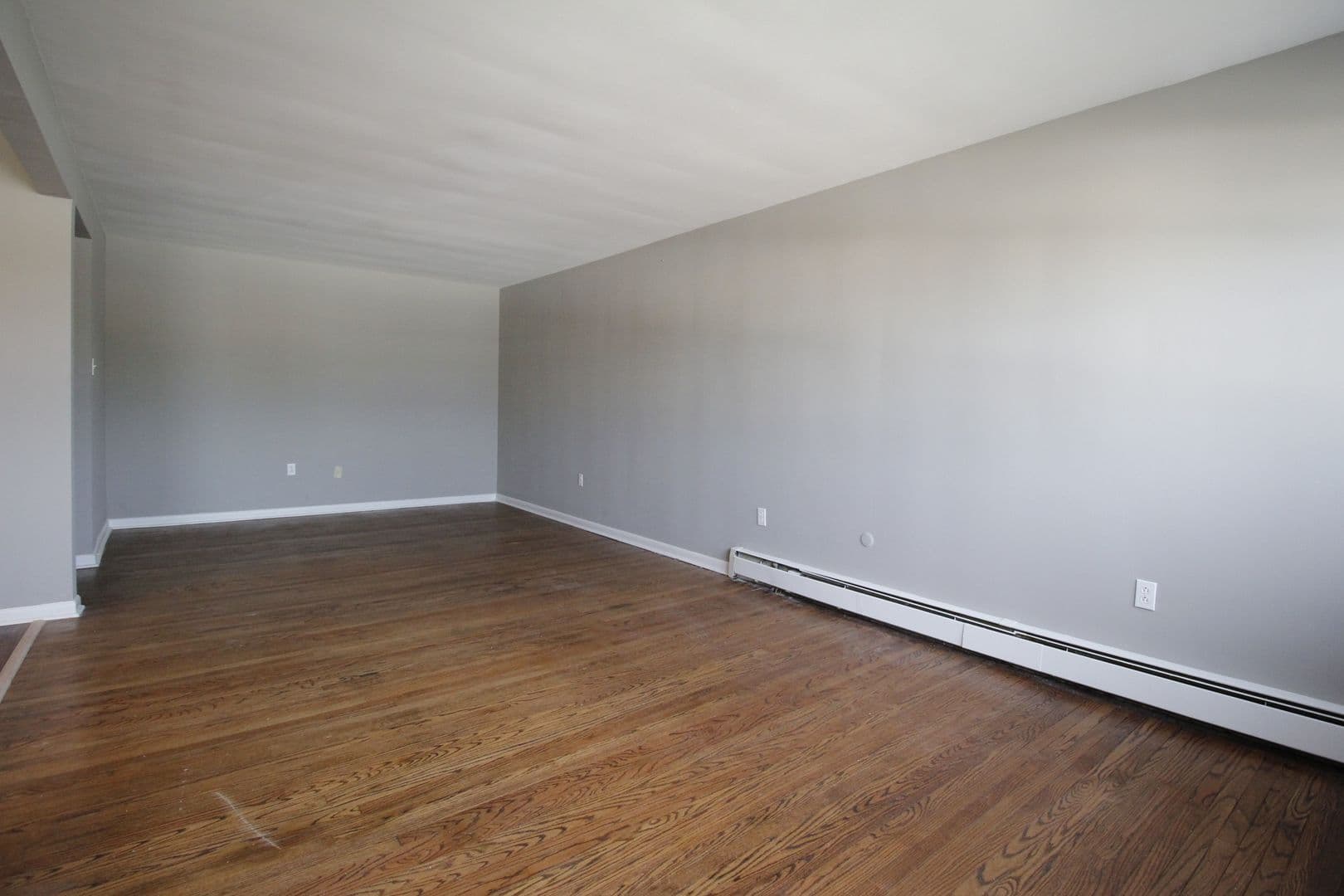 Oaklyn Apartment: 5 W Oakland Ave