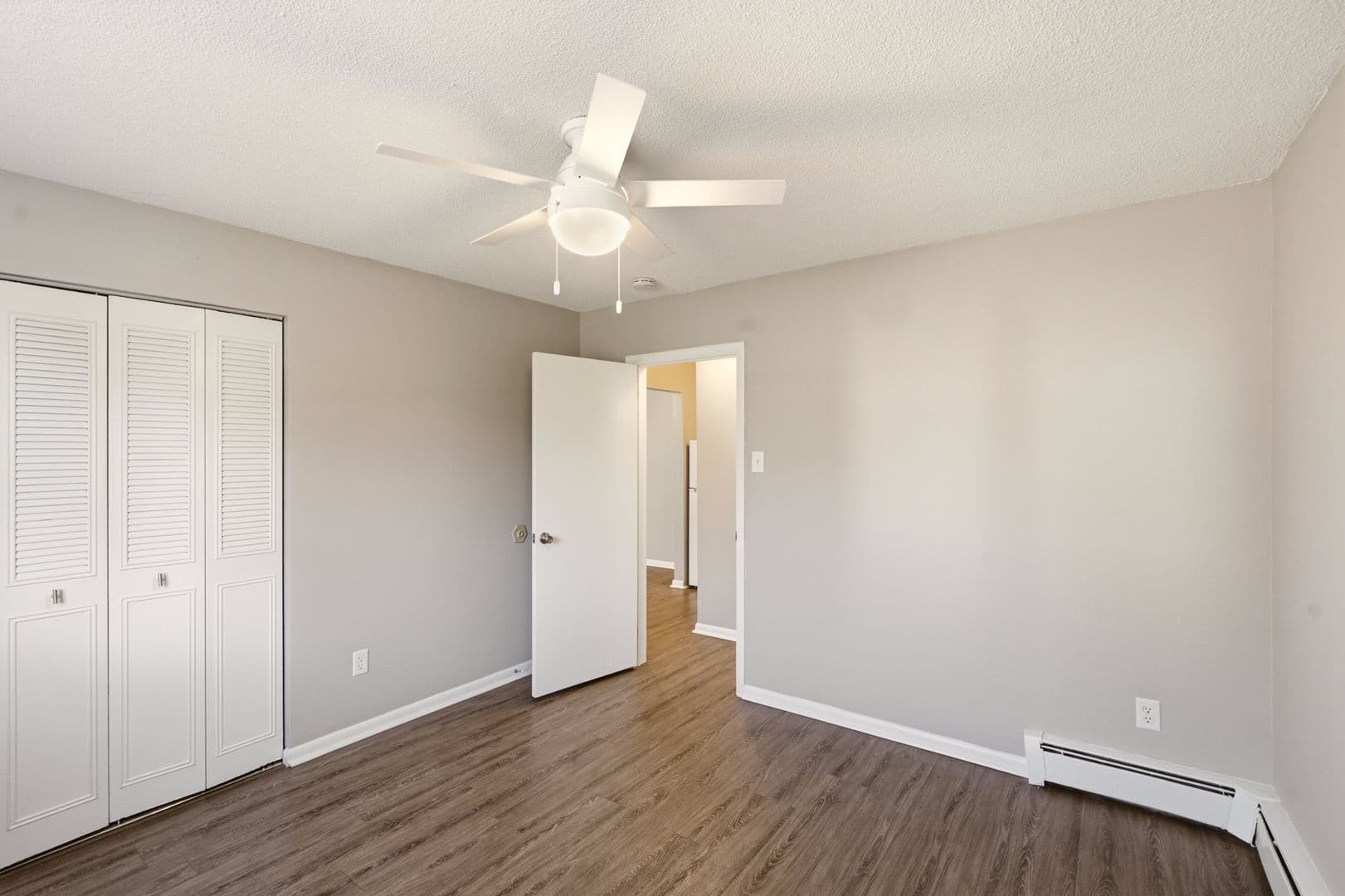 Audubon Apartment: 200 W Merchant St