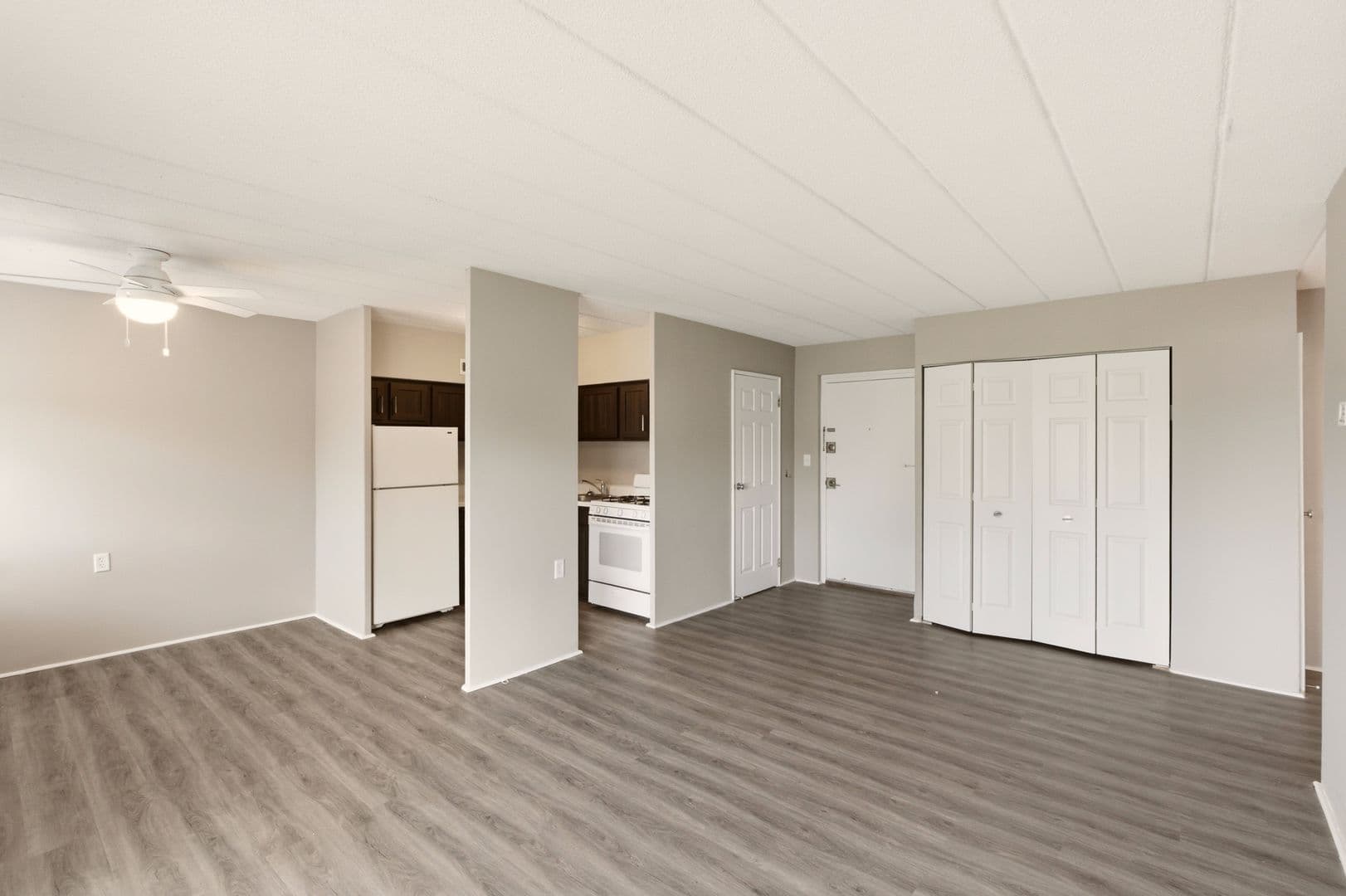 Somerdale Apartment: 309 N White Horse Pike
