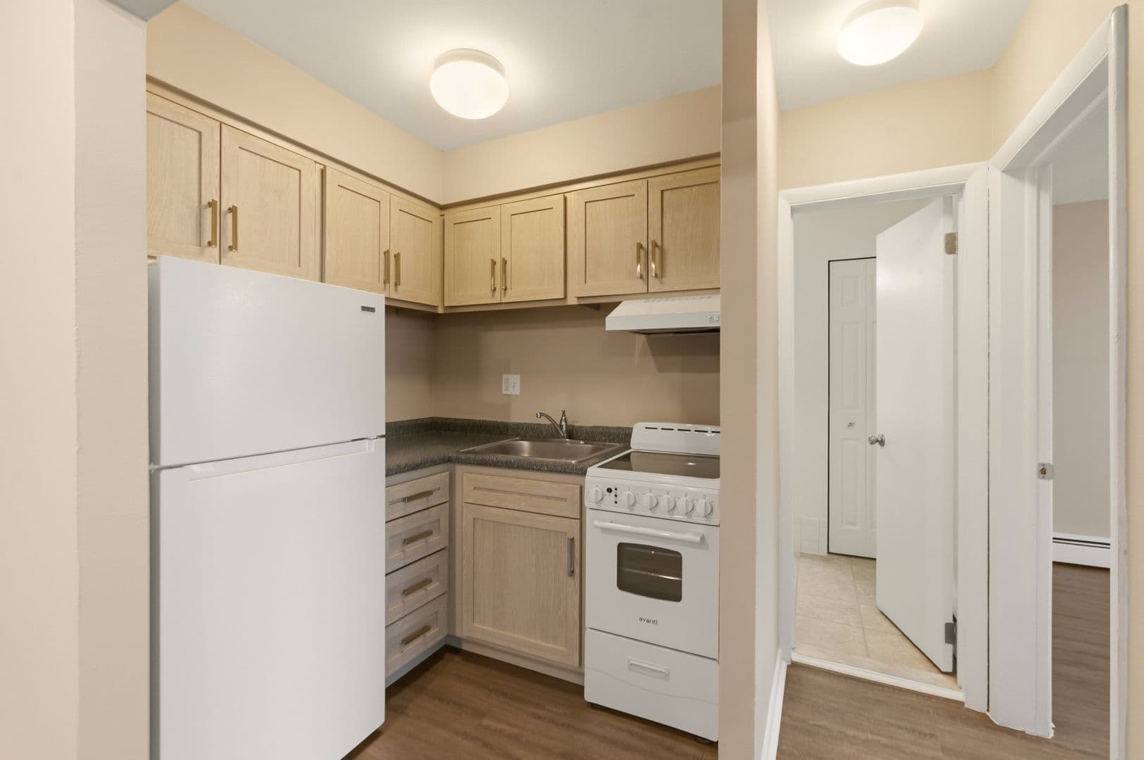 Audubon Apartment: 200 W Merchant St