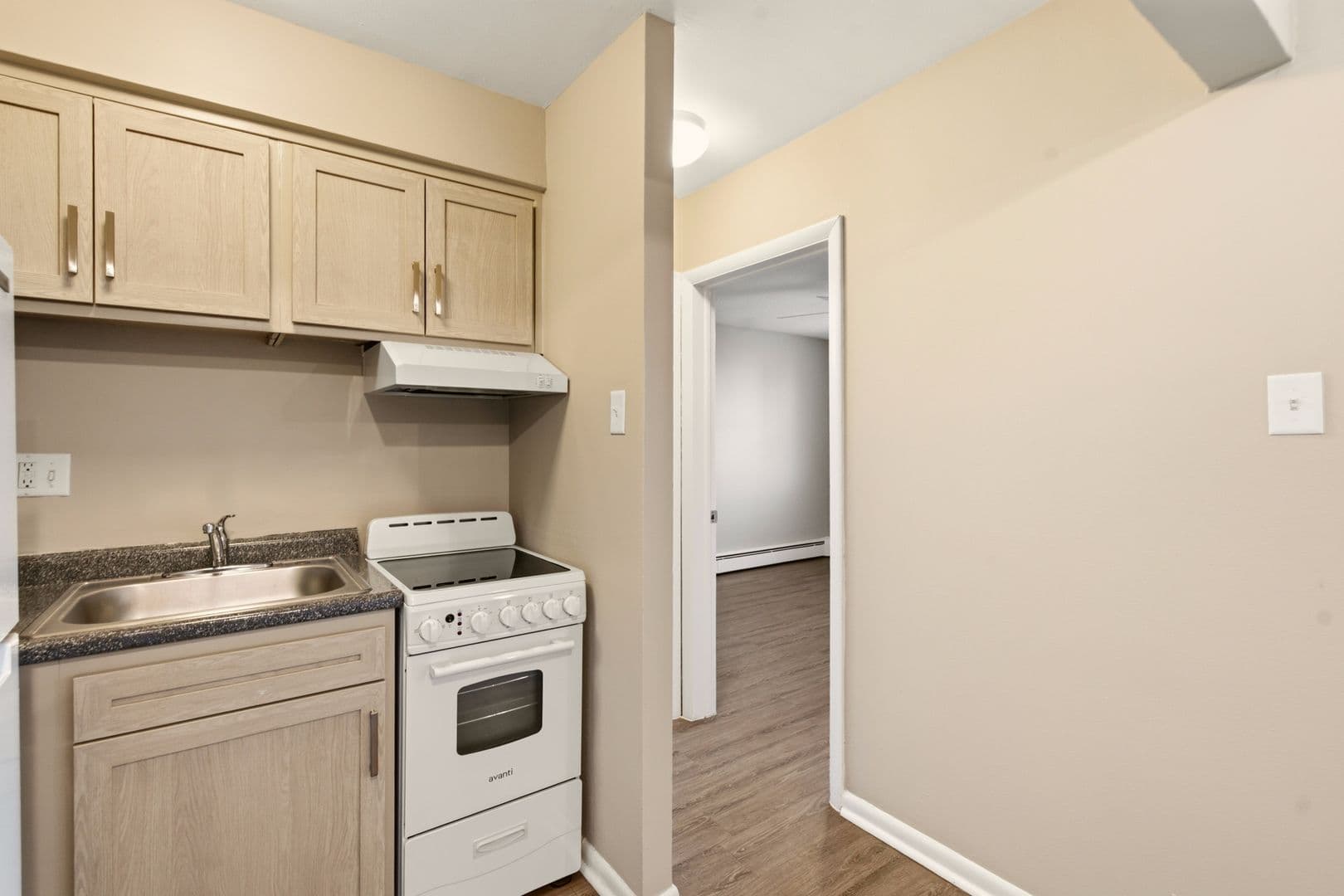 Audubon Apartment: 200 W Merchant St