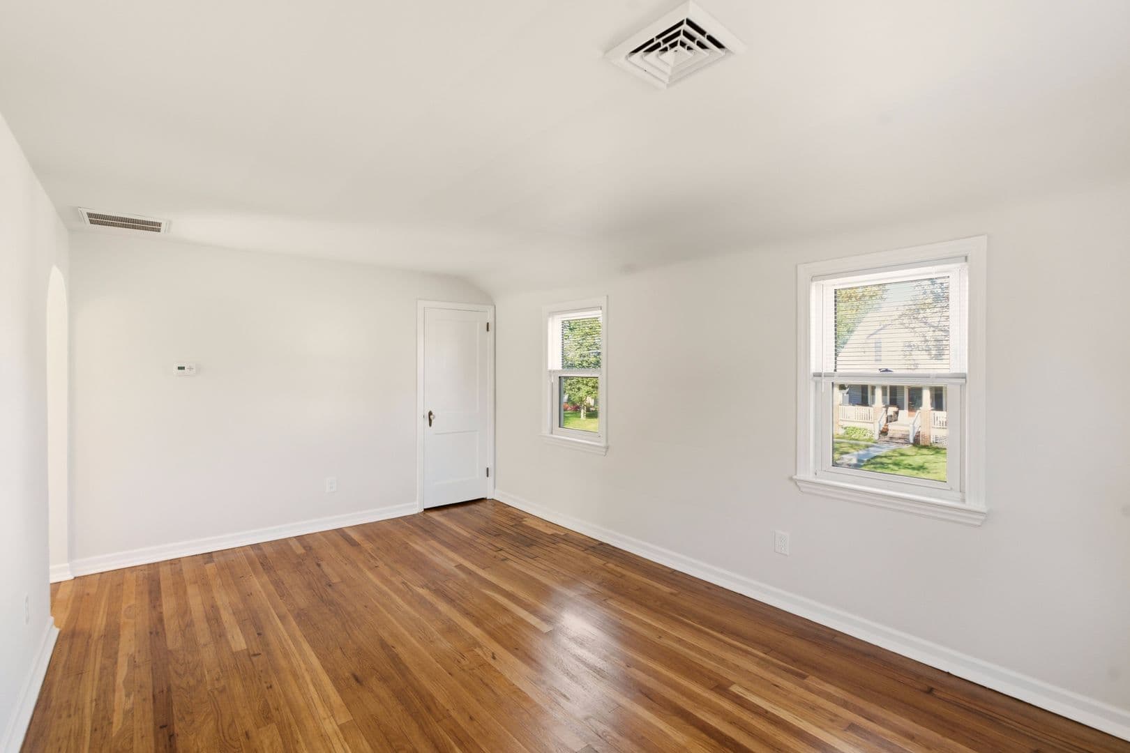 Oaklyn Apartment: 207 Reading Ave
