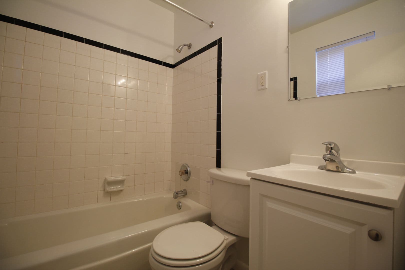 Oaklyn Apartment: 714 White Horse Pike