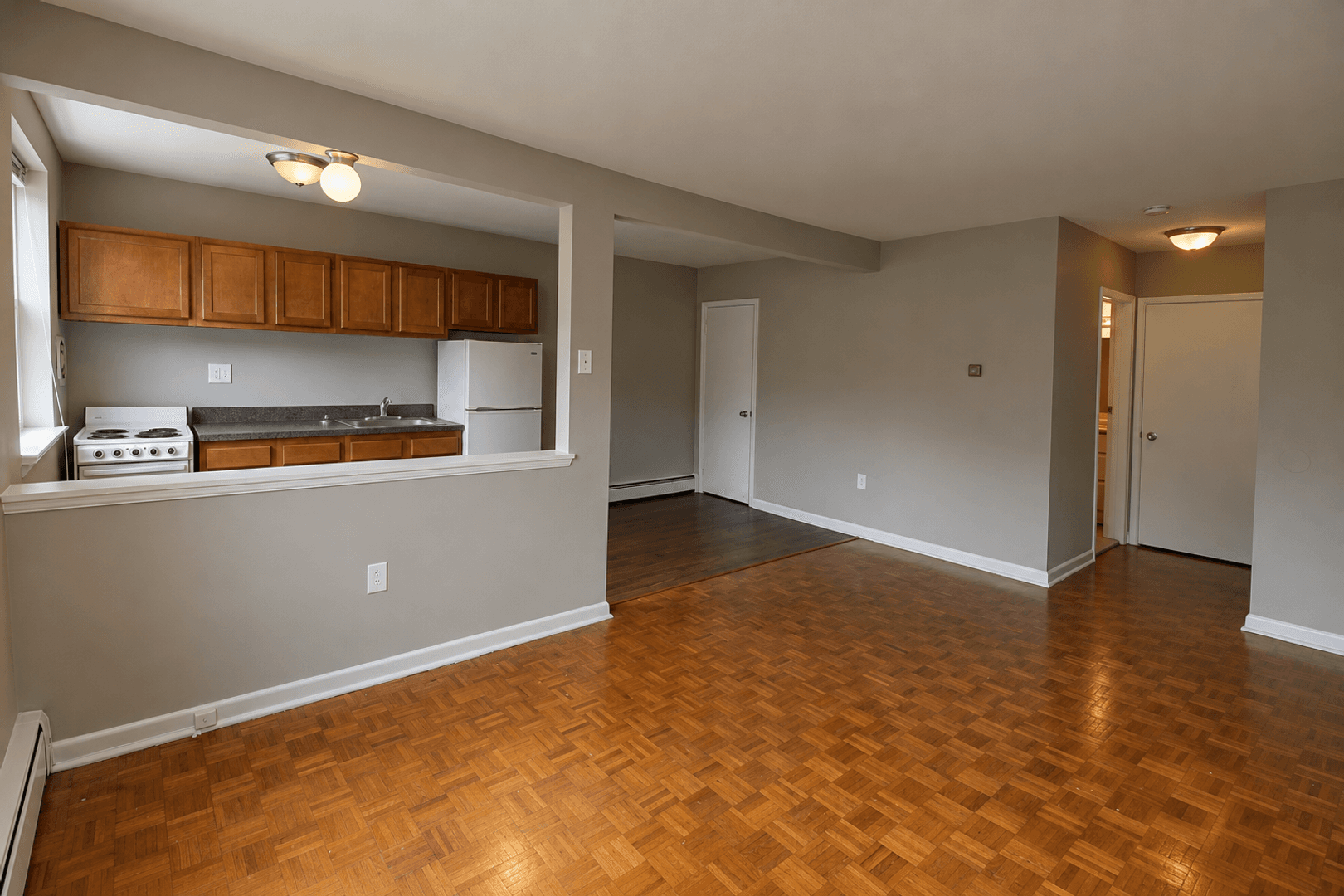Oaklyn Apartment: 5 W Oakland Ave
