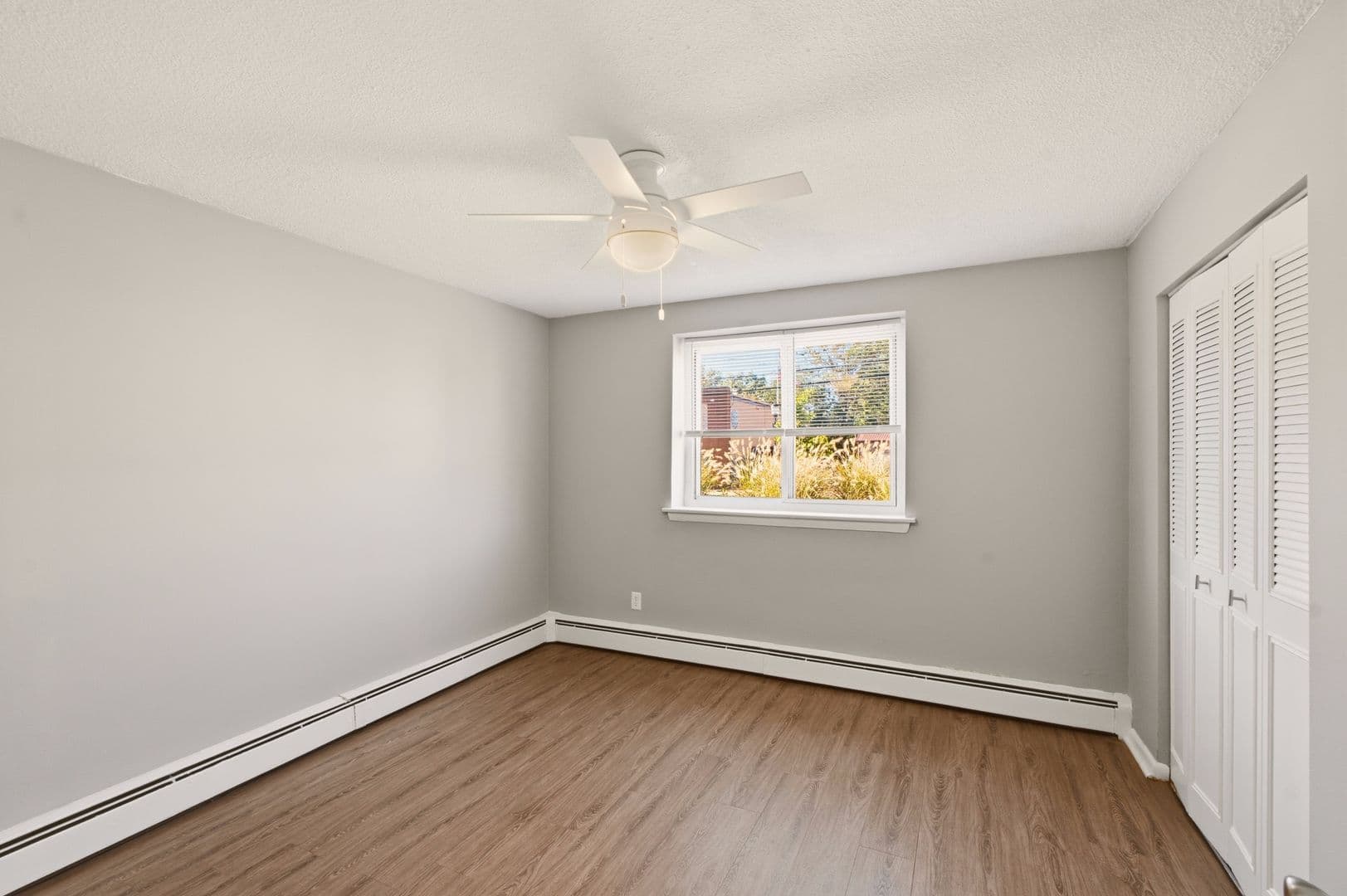 Audubon Apartment: 200 W Merchant St