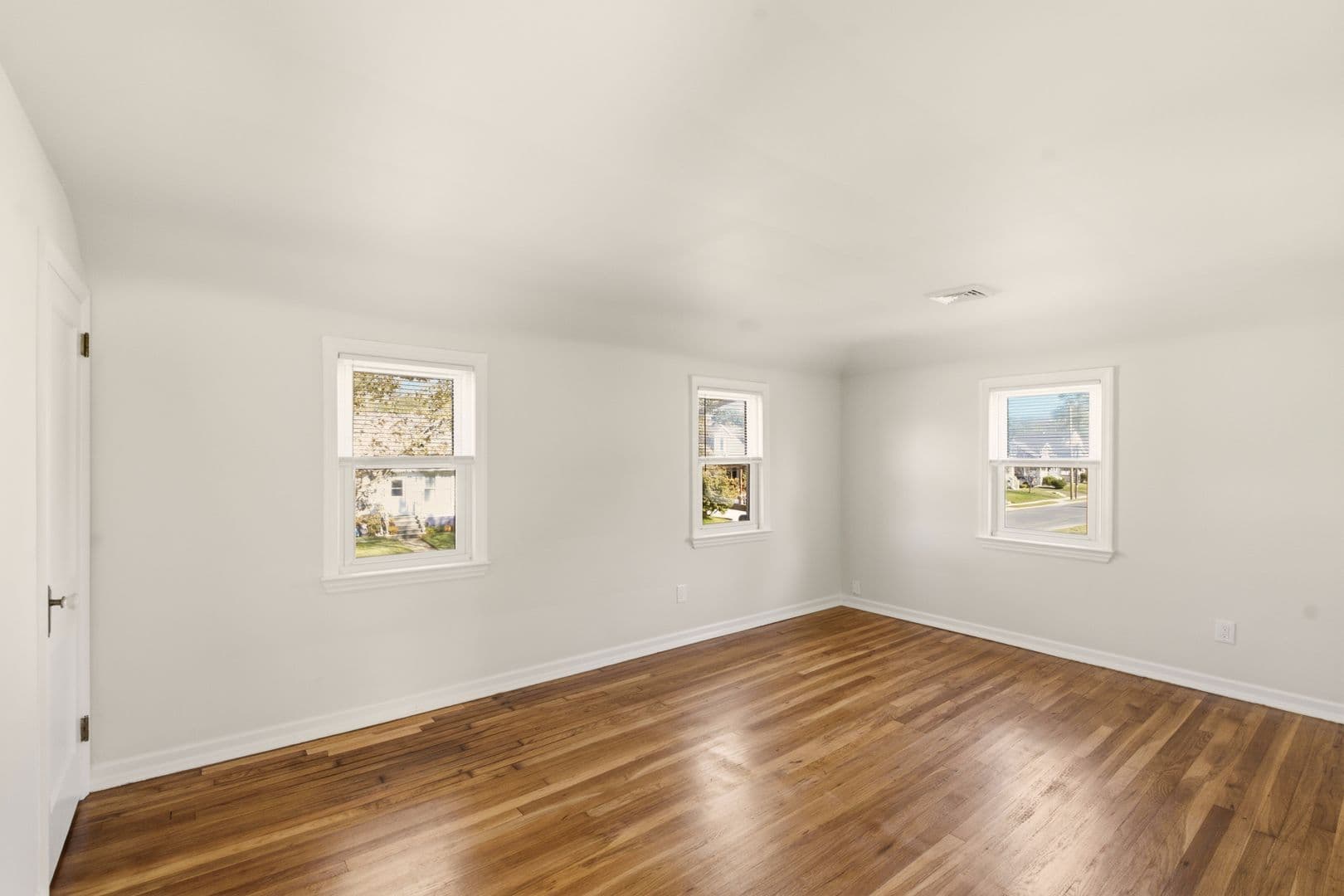 Oaklyn Apartment: 207 Reading Ave